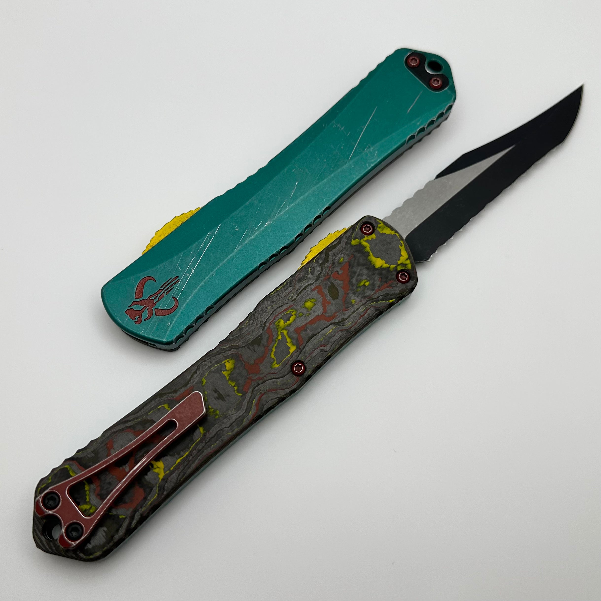 Heretic Knives Manticore X Bounty Hunter - Premium Two-Tone Full Serrated Bowie OTF Knife