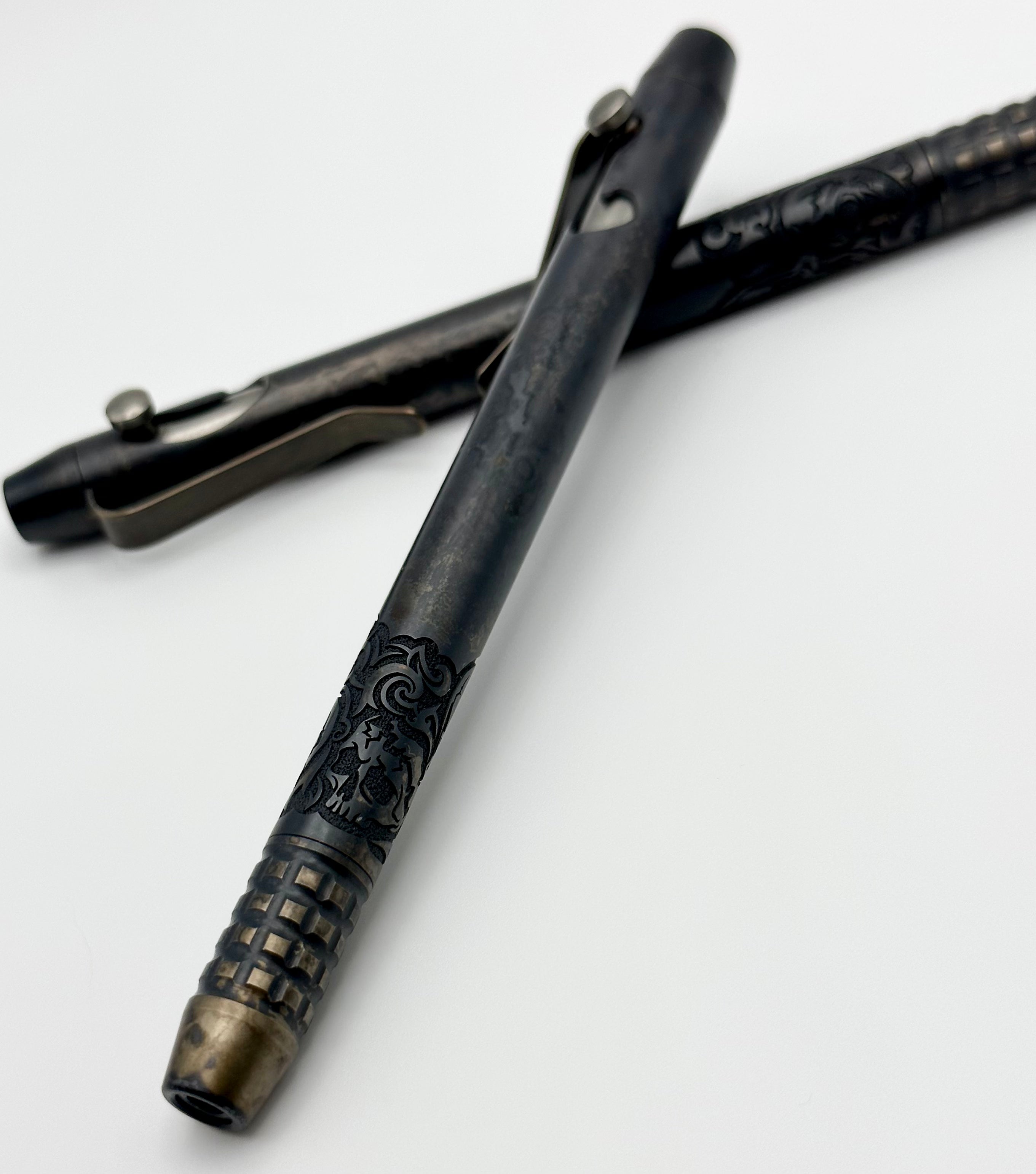 Borka Ti2Design BoltLiner Premium Titanium Pen with Grid Grip & Skull Engraving