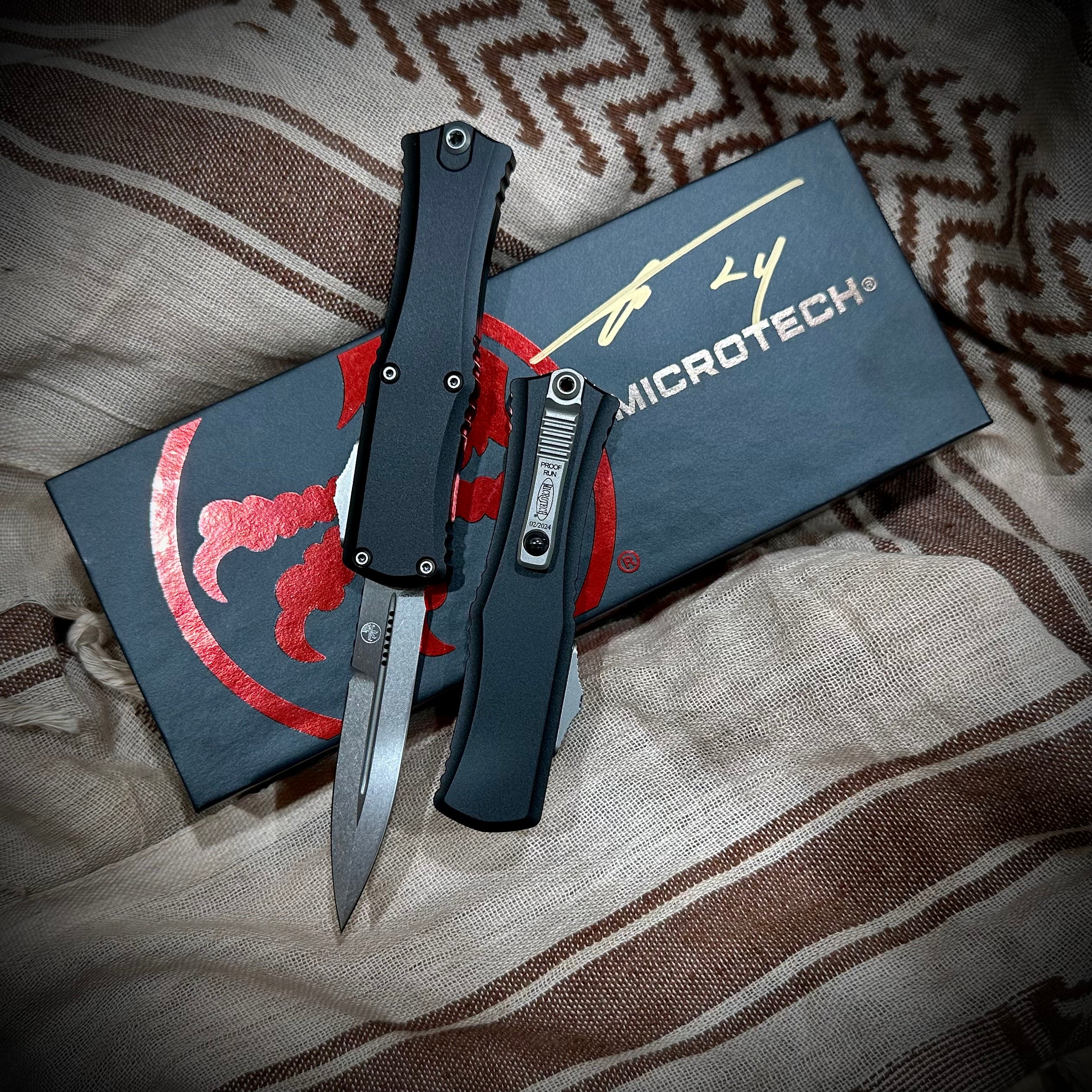 Microtech Mini Hera OTF Knife - Premium Stonewash Bayonet with M390MK Steel & Black Aluminum Handle