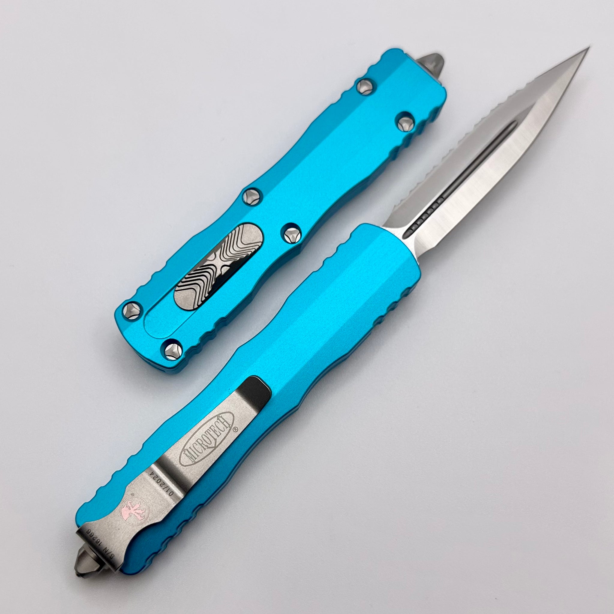 Microtech Dirac Double Edge Satin Full Serrated & Turquoise - Ultimate Everyday Knife