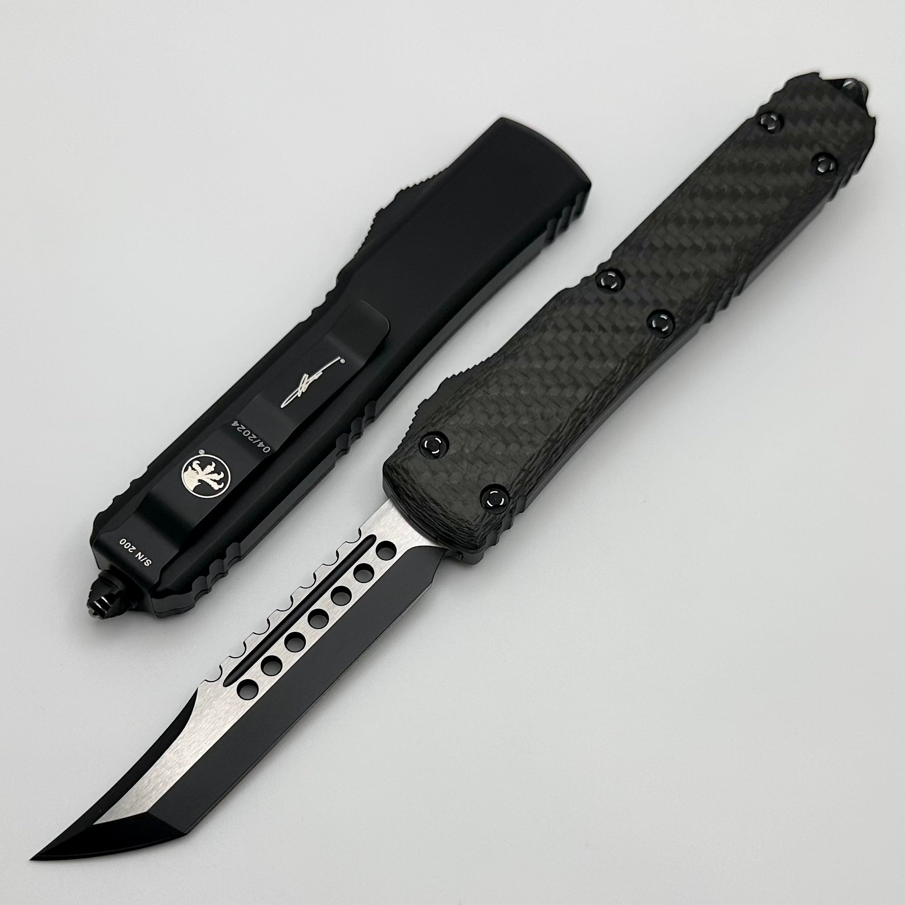 Microtech Ultratech Hellhound Two Tone Black Cerakote with Carbon Fiber Top - Ultimate Tactical Knife