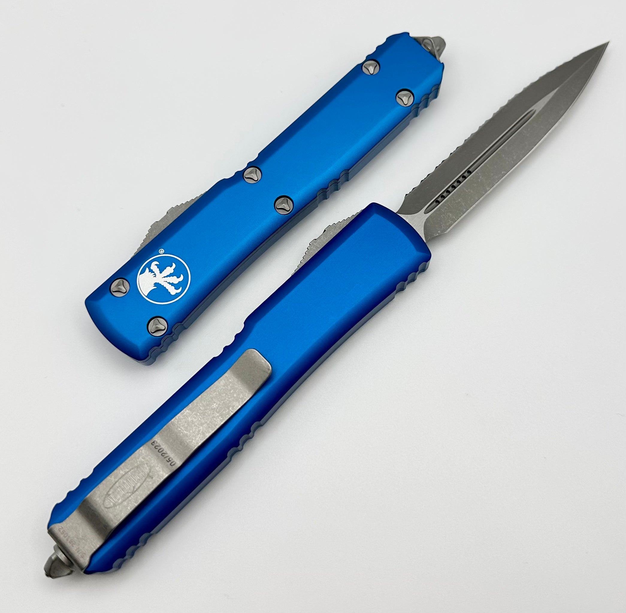 Microtech Ultratech D/E Apocalyptic Full Serrated & Blue 122-12APBL - Premium Tactical OTF Knife