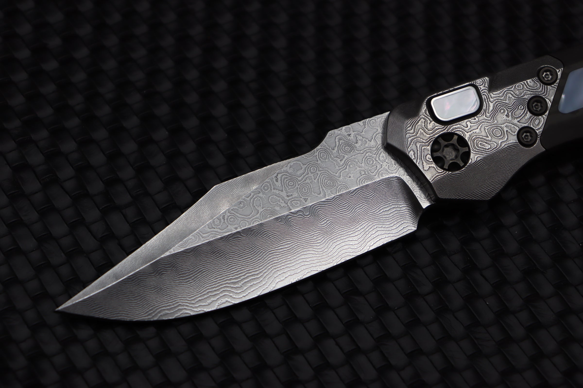 Heretic Knives Wraith Auto - Premium Damascus Blade with Black Dunes Fat Carbon & Mother of Pearl Inlays