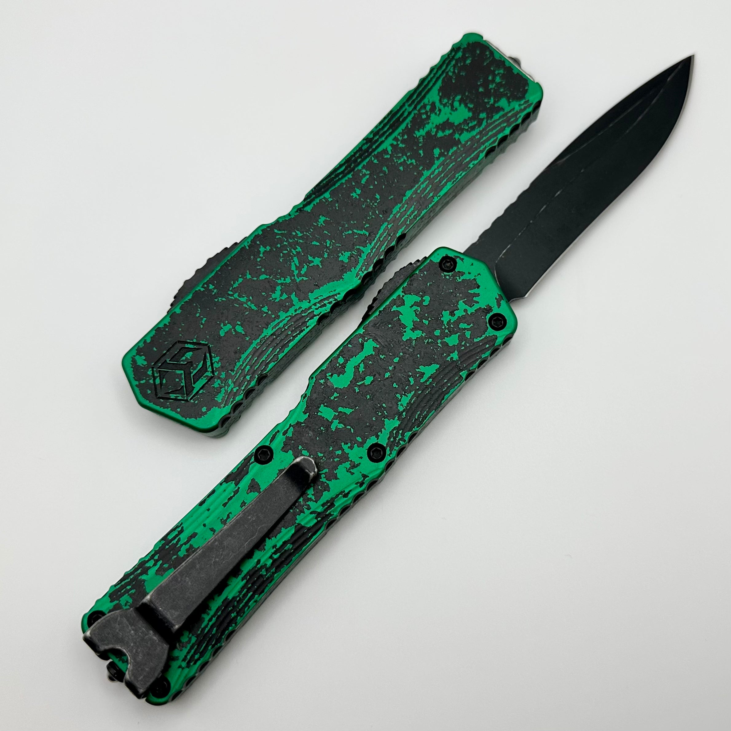 Heretic Knives Colossus USN 2023: Premium Breakthrough Green & Battleworn Recurve in Magnacut