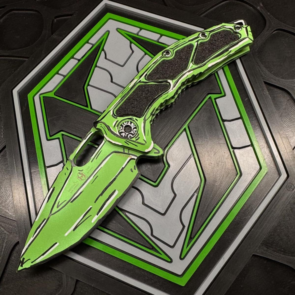 Heretic Knives Medusa Cel Shade Toxic Green | Premium MagnaCut Blade