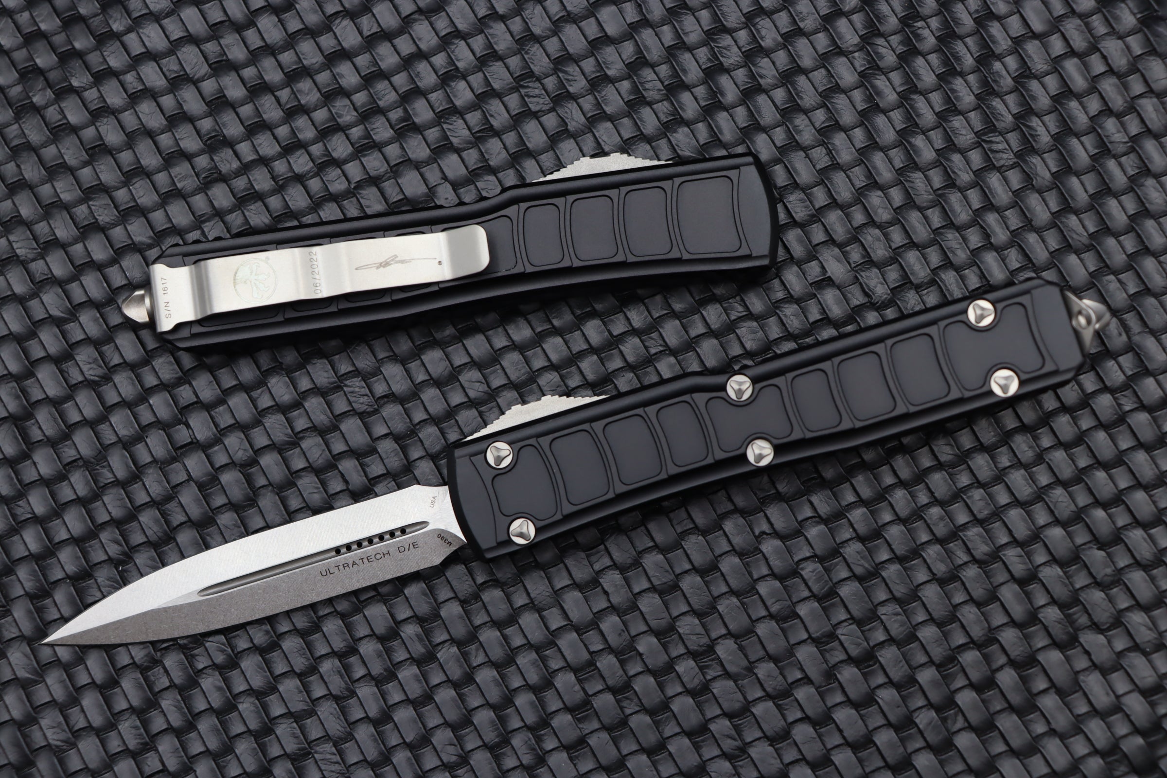 Microtech Ultratech II Signature Series - Premium Black Double Edge OTF Knife