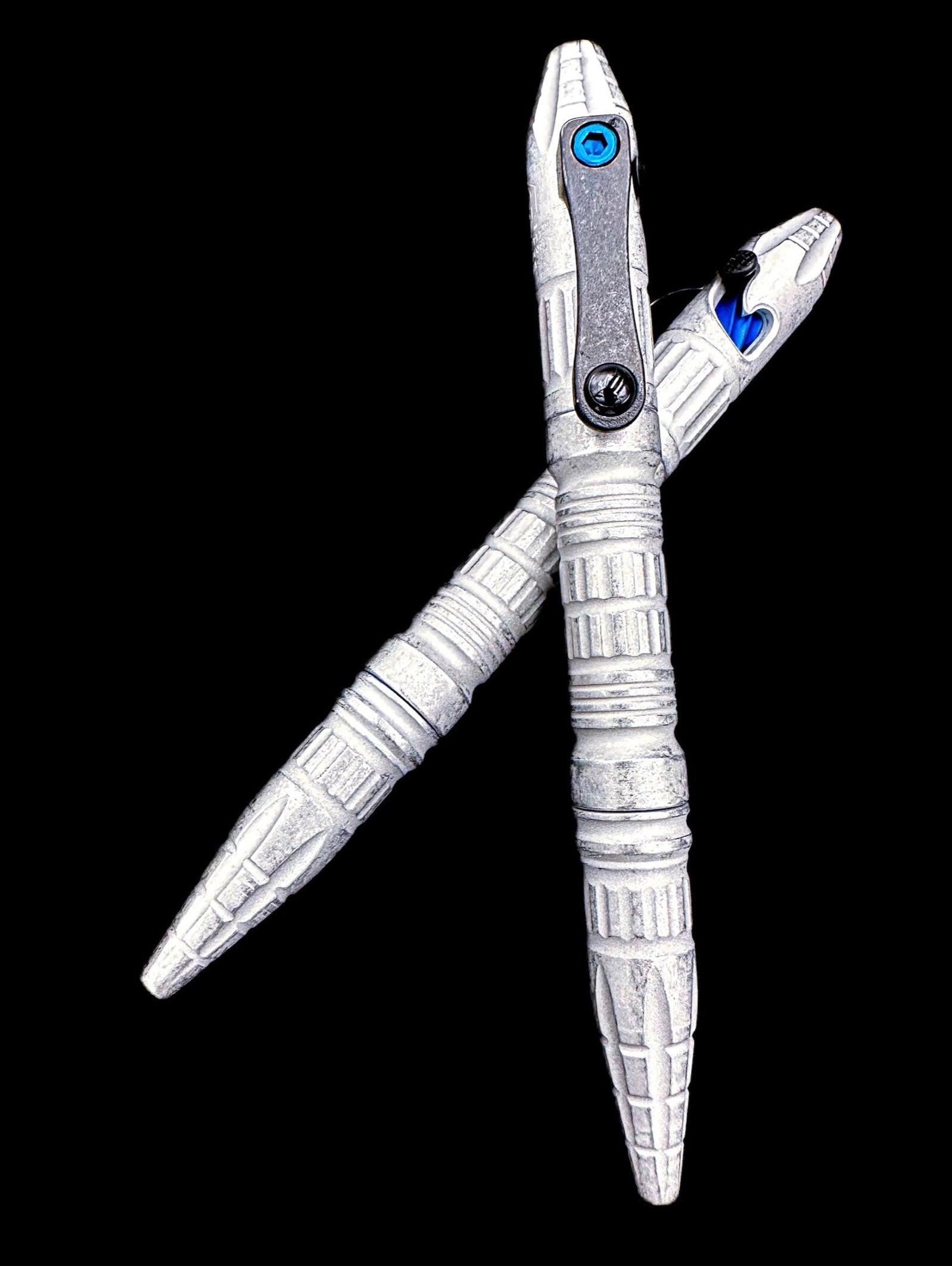 Heretic Knives Thoth Pen - Winter Edition with Blizzard Worn Finish & Blue Accents