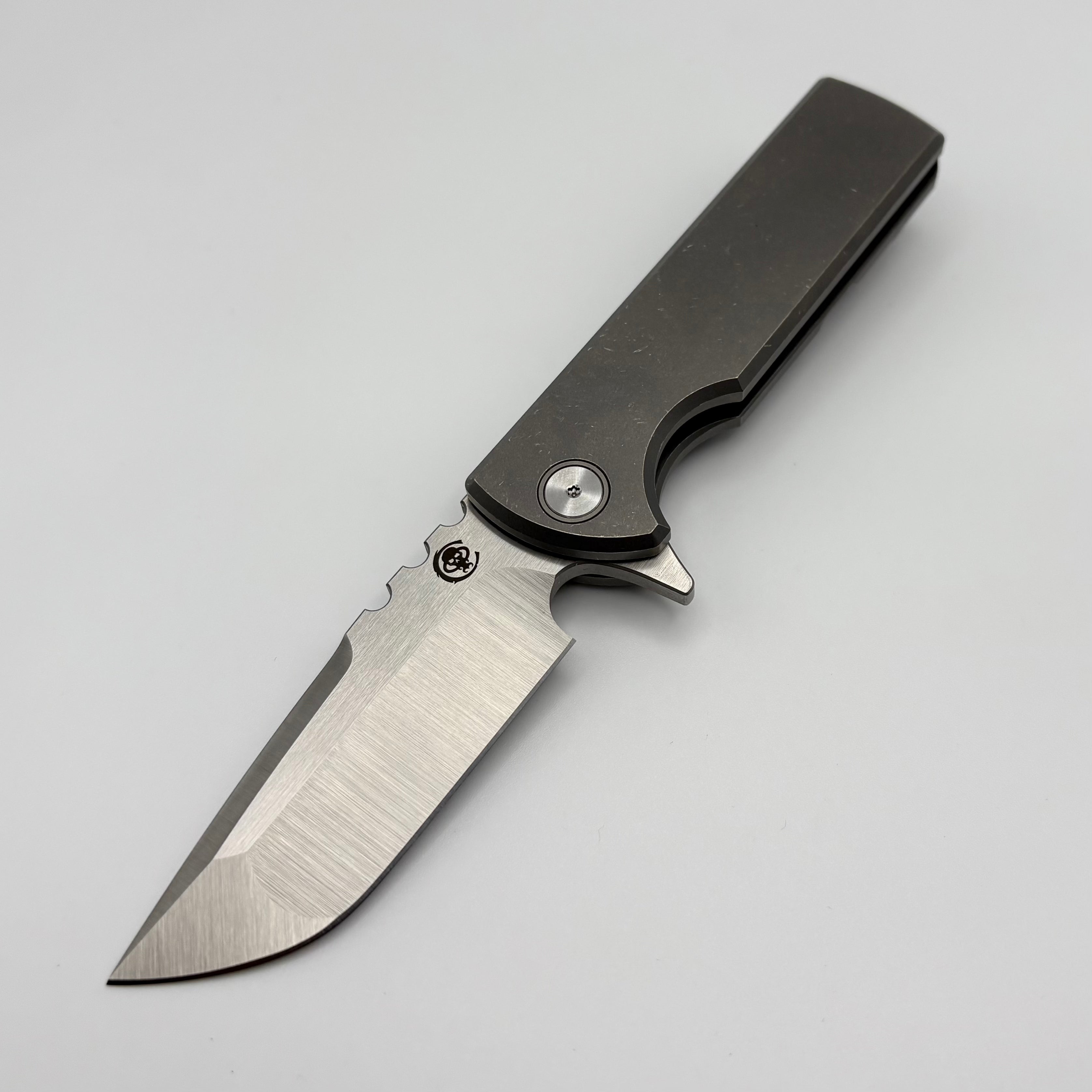 Premium Pre-Owned Chaves T.A.K Ambidextrous Knife: M390 Blade & Titanium Integral Gen 2