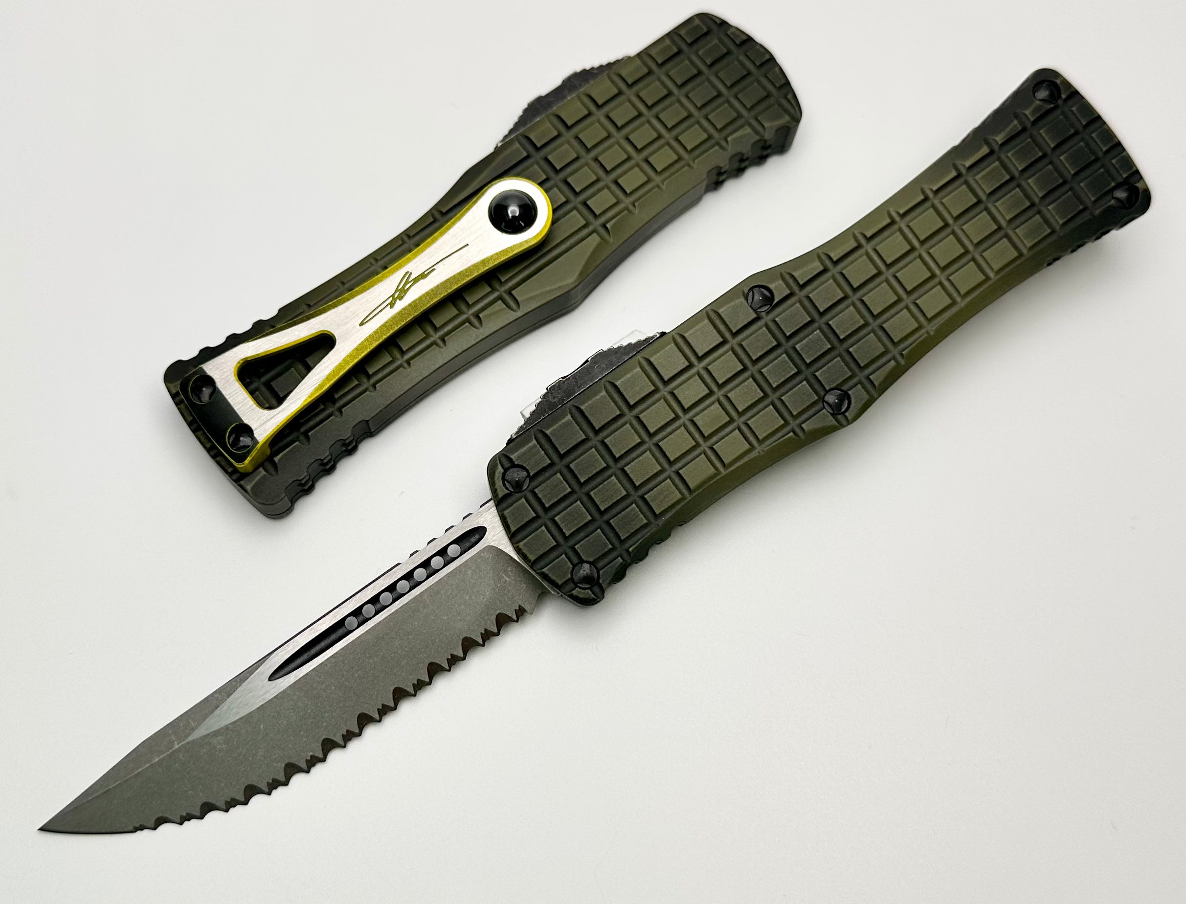 Microtech Hera Frag Grenade Green Apocalyptic Tactical Knife - Premium M390 Steel, Full Serrated Edge
