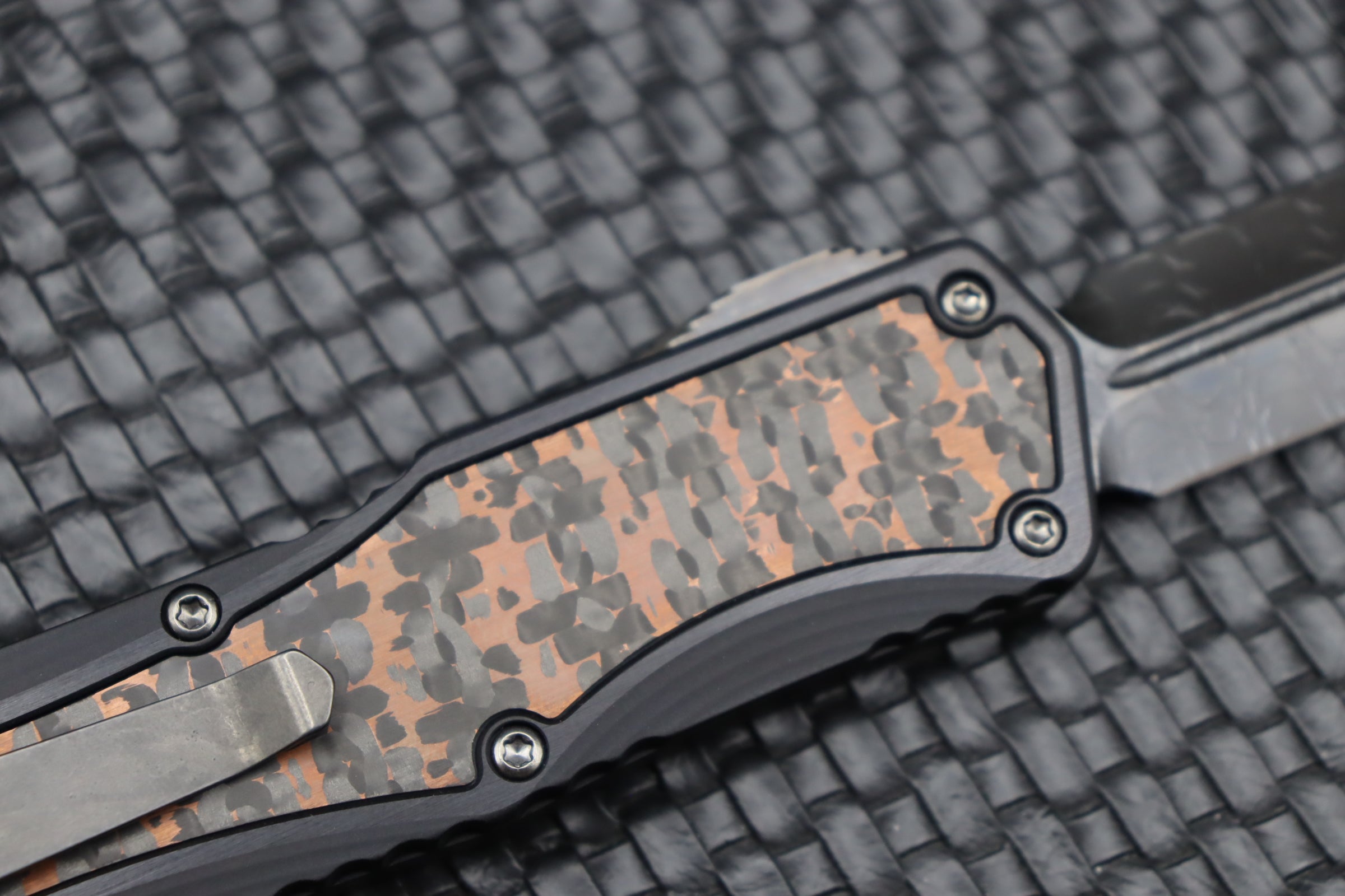 Heretic Knives Colossus Vegas Forge DLC Razor Wire Damascus & Snakeskin Copper Fat Carbon - Premium Tactical Folding Knife