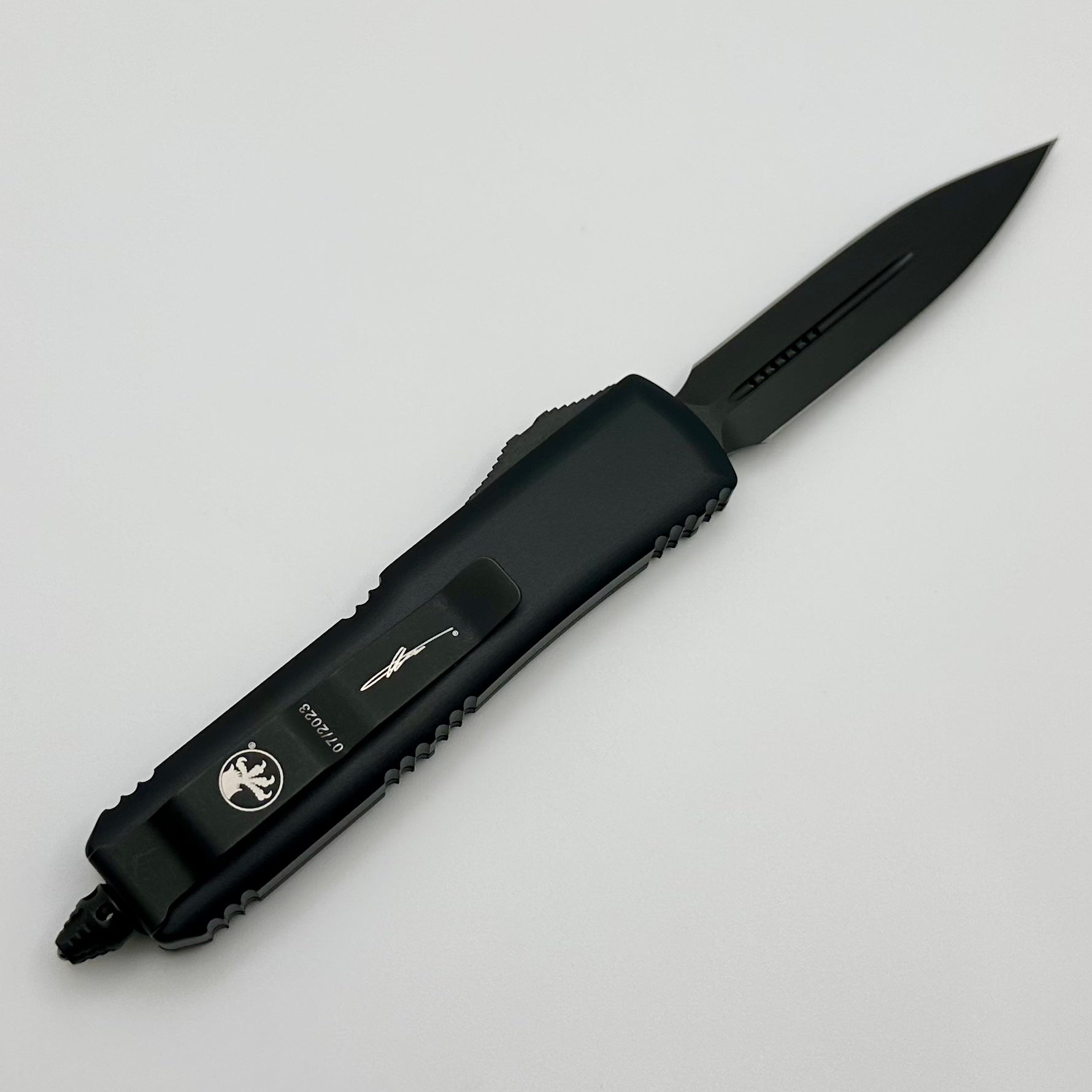 Premium Pre-Owned Microtech UTX-85 Carbon Fiber DLC MagnaCut Knife - Signature Series