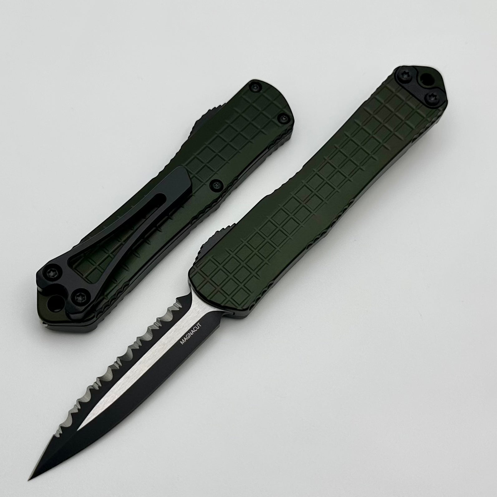 Heretic Knives Manticore S Green Frag Two-Tone Black Magnacut D/E Full Serrated - Premium Compact OTF Knife