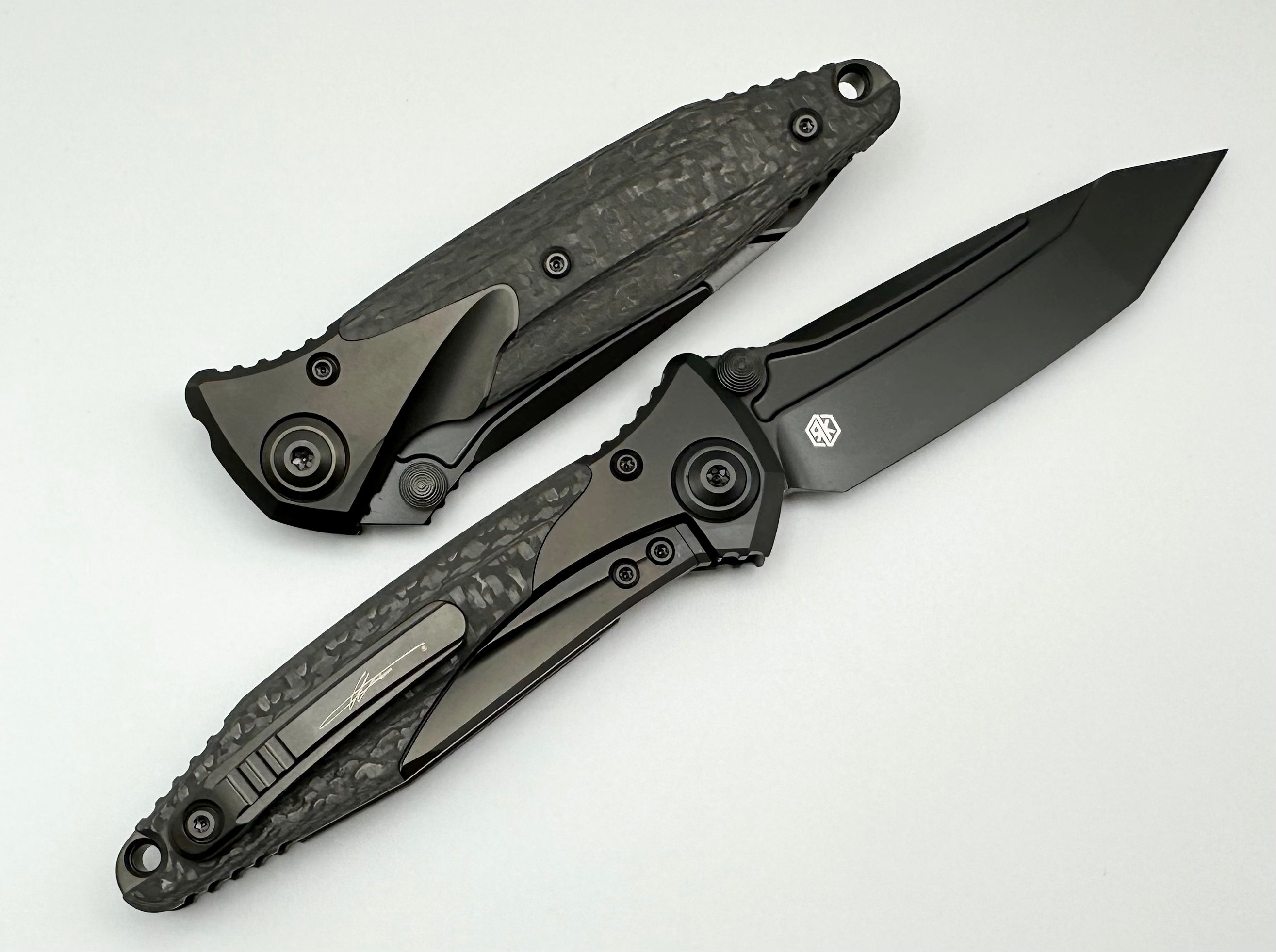 Microtech Socom Bravo Tactical Knife - Premium Tanto & Carbon Fiber Design