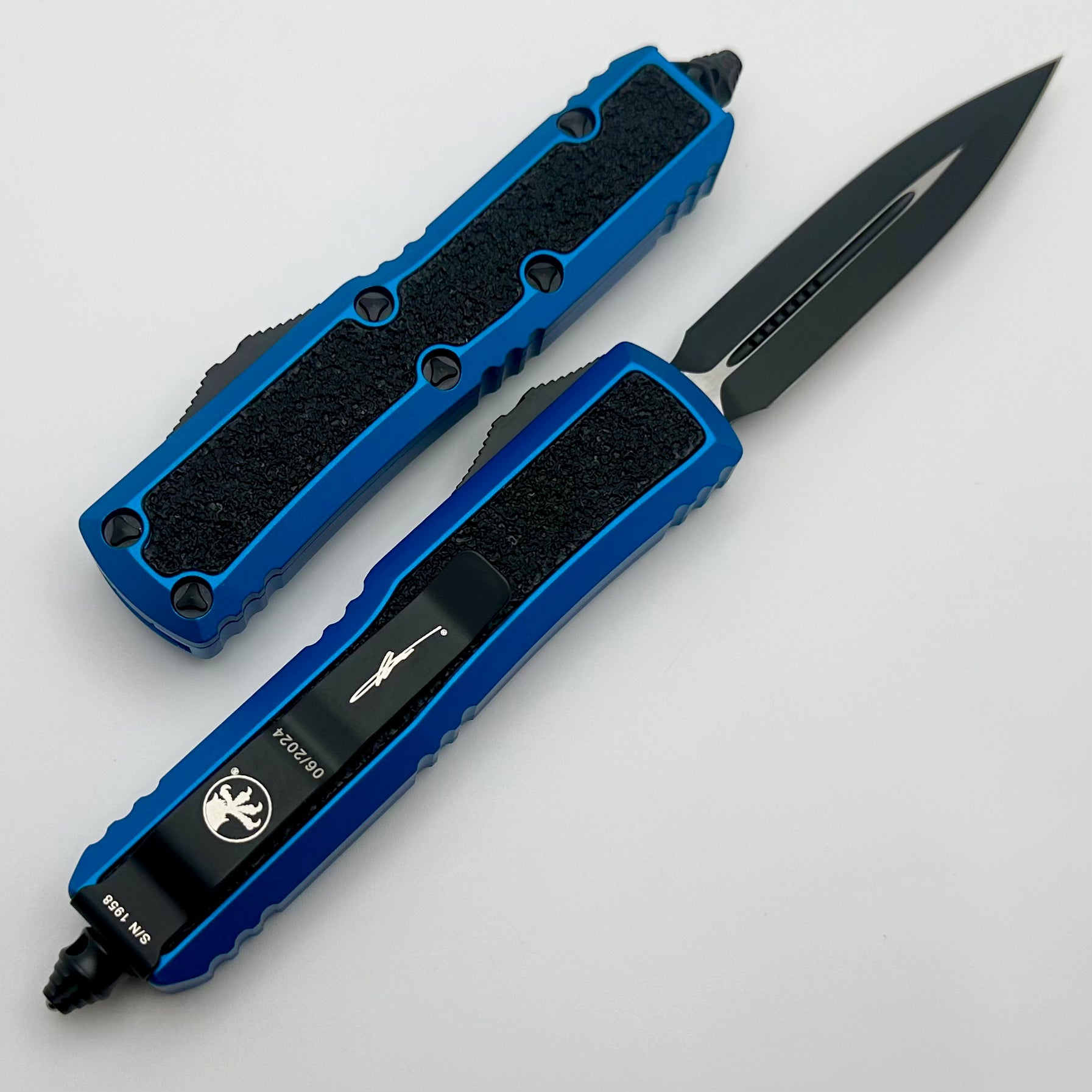 Microtech Daytona D/E Blue Ultimate Tactical Knife with Grip Tape Inlays