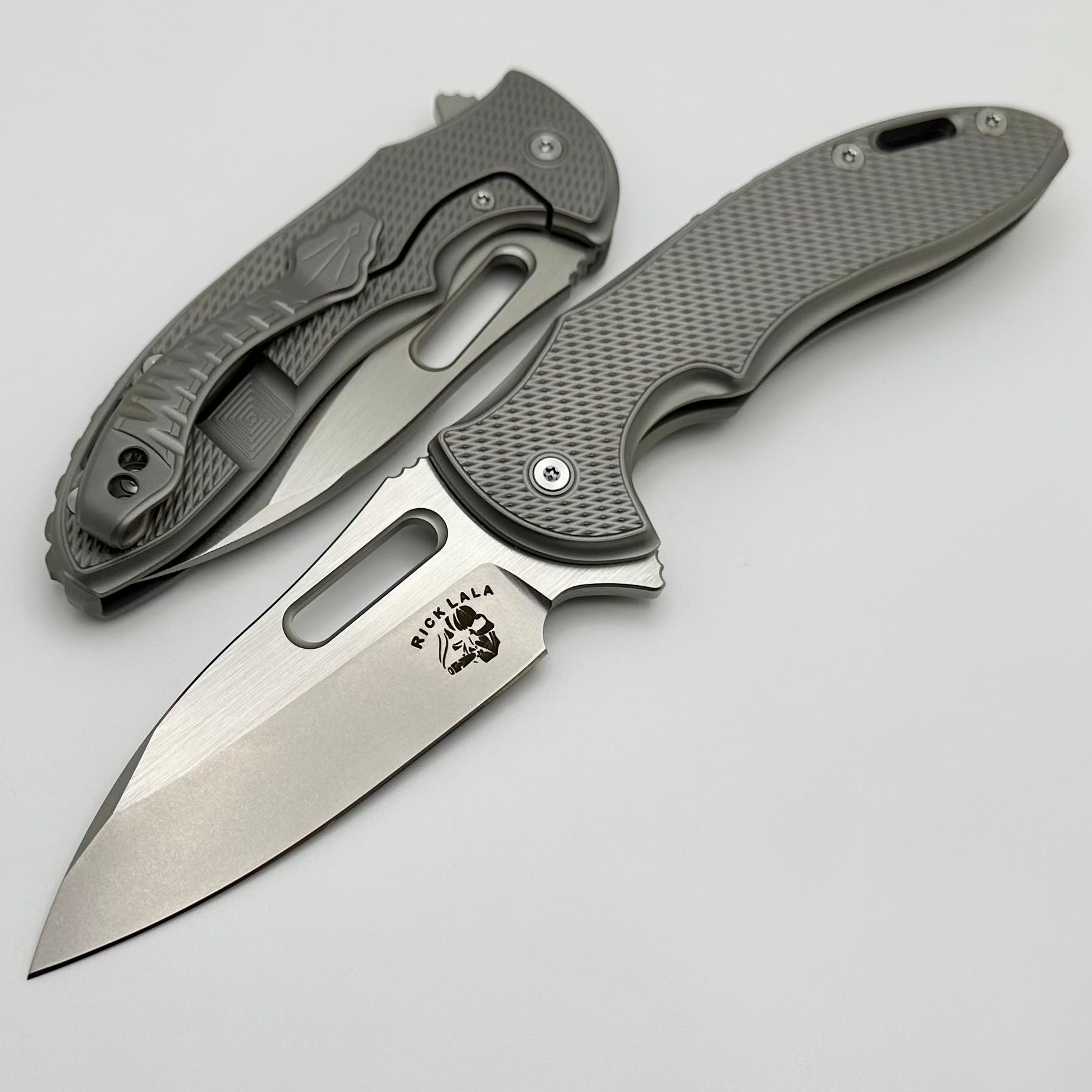 Mechforce Knives Sentry Rick Lala Collab - Premium Diamond Plate Titanium & M390 Blade
