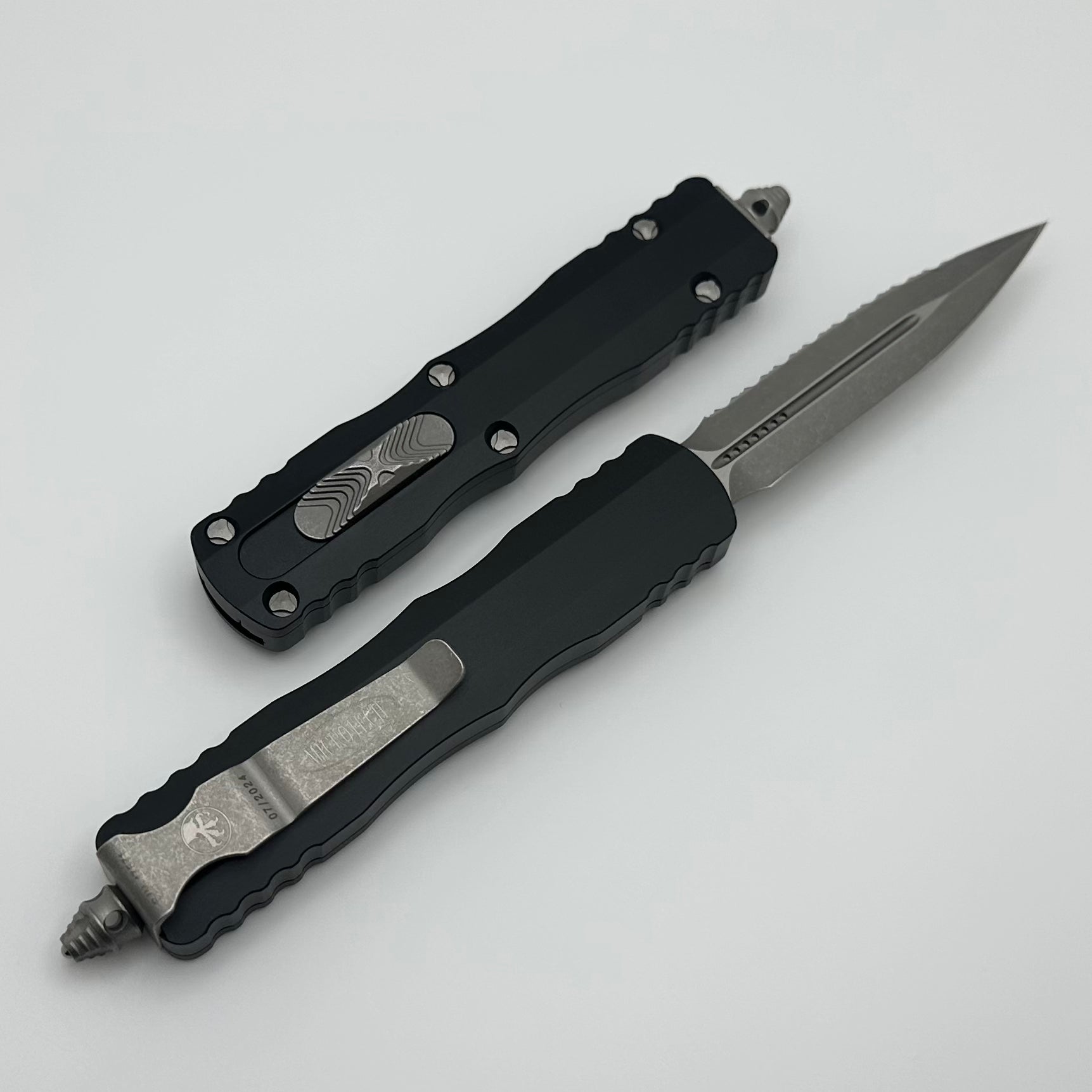 Microtech Dirac D/E Apocalyptic Full Serrated & Black OTF Knife with Breaker