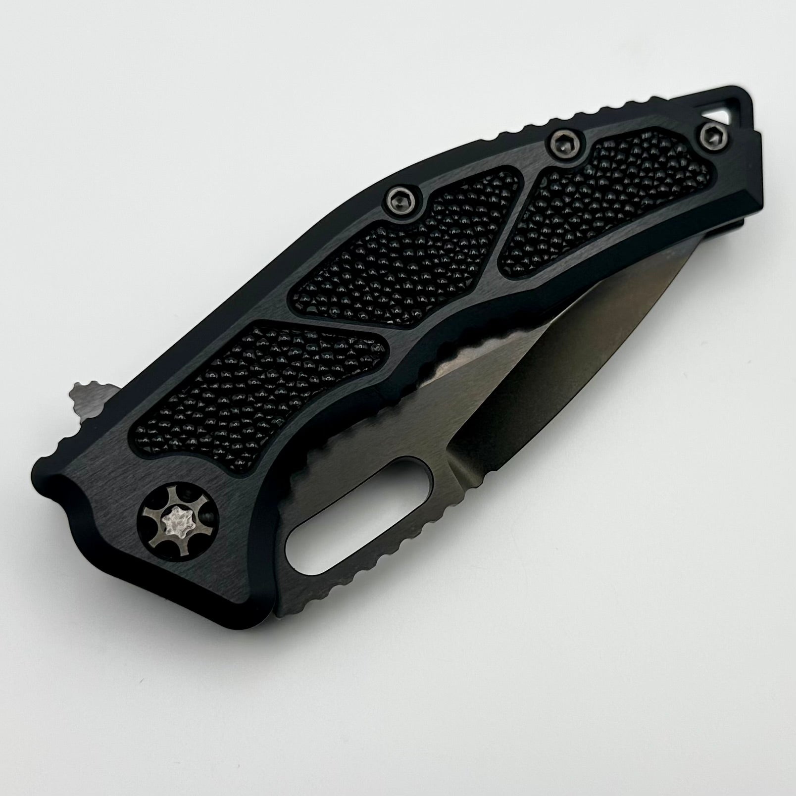 Heretic Knives Premium Medusa V3 Custom Manual Prototype - Black Aluminum Frame Lock with Stingray Inlays & DLC MagnaCut Blade