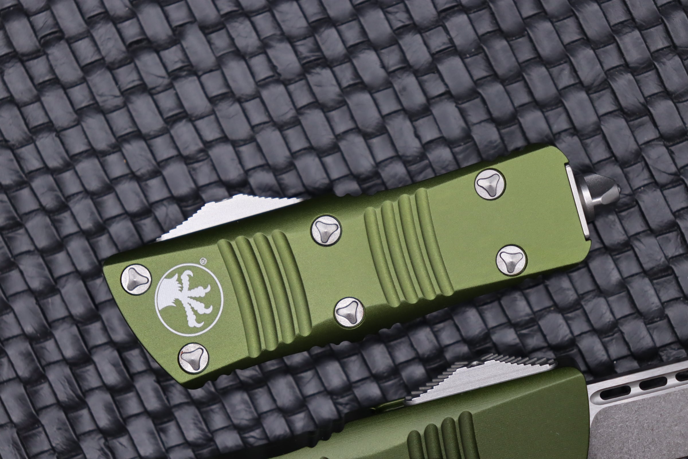 Microtech Troodon Mini Tanto: Premium Compact OTF Knife