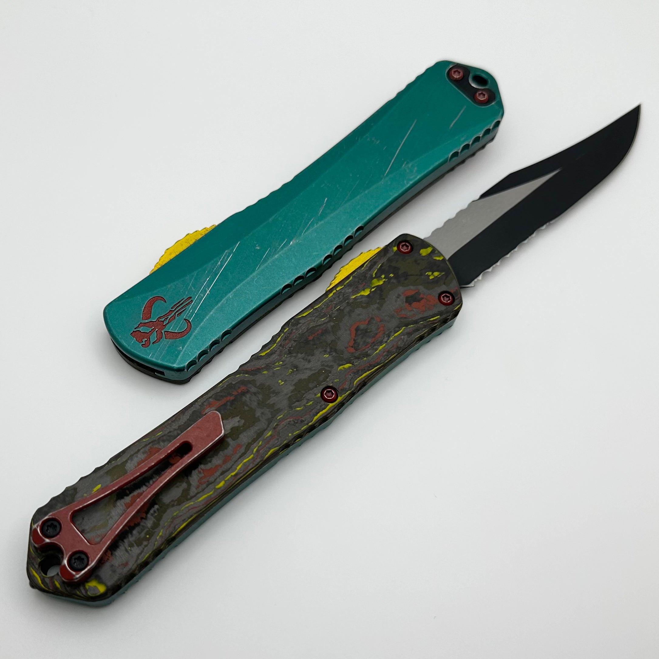 Heretic Knives Manticore X Bounty Hunter: Premium Two-Tone Serrated Bowie OTF Knife
