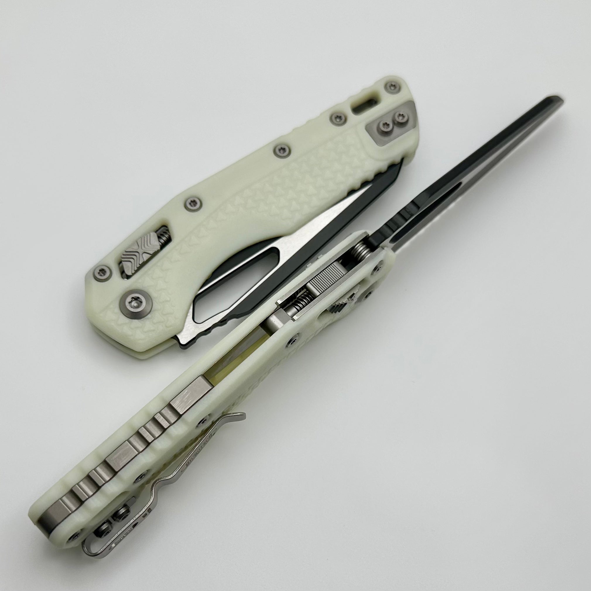 Microtech MSI RAM LOK Premium Folding Knife - White Polymer & Black Serrated M390MK