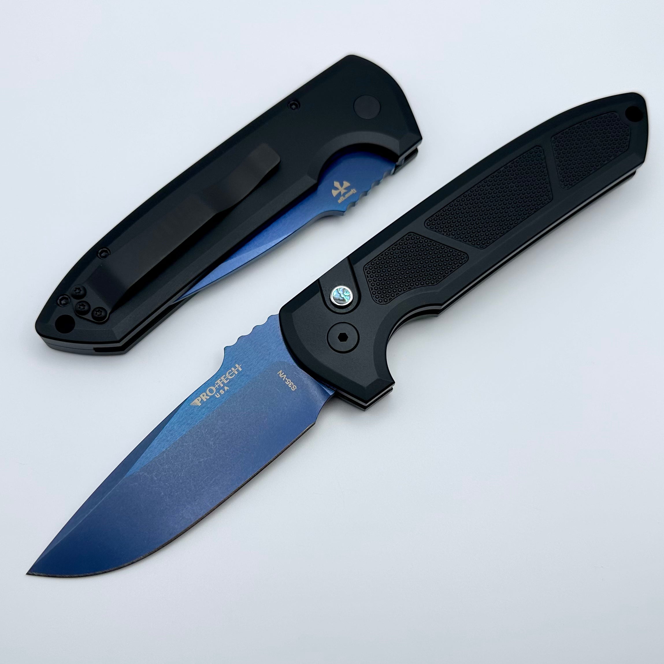 Pro-Tech Les George Rockeye: Premium Tactical Knife with Black Knurled Handle & Sapphire Blue CPM-S35VN Blade