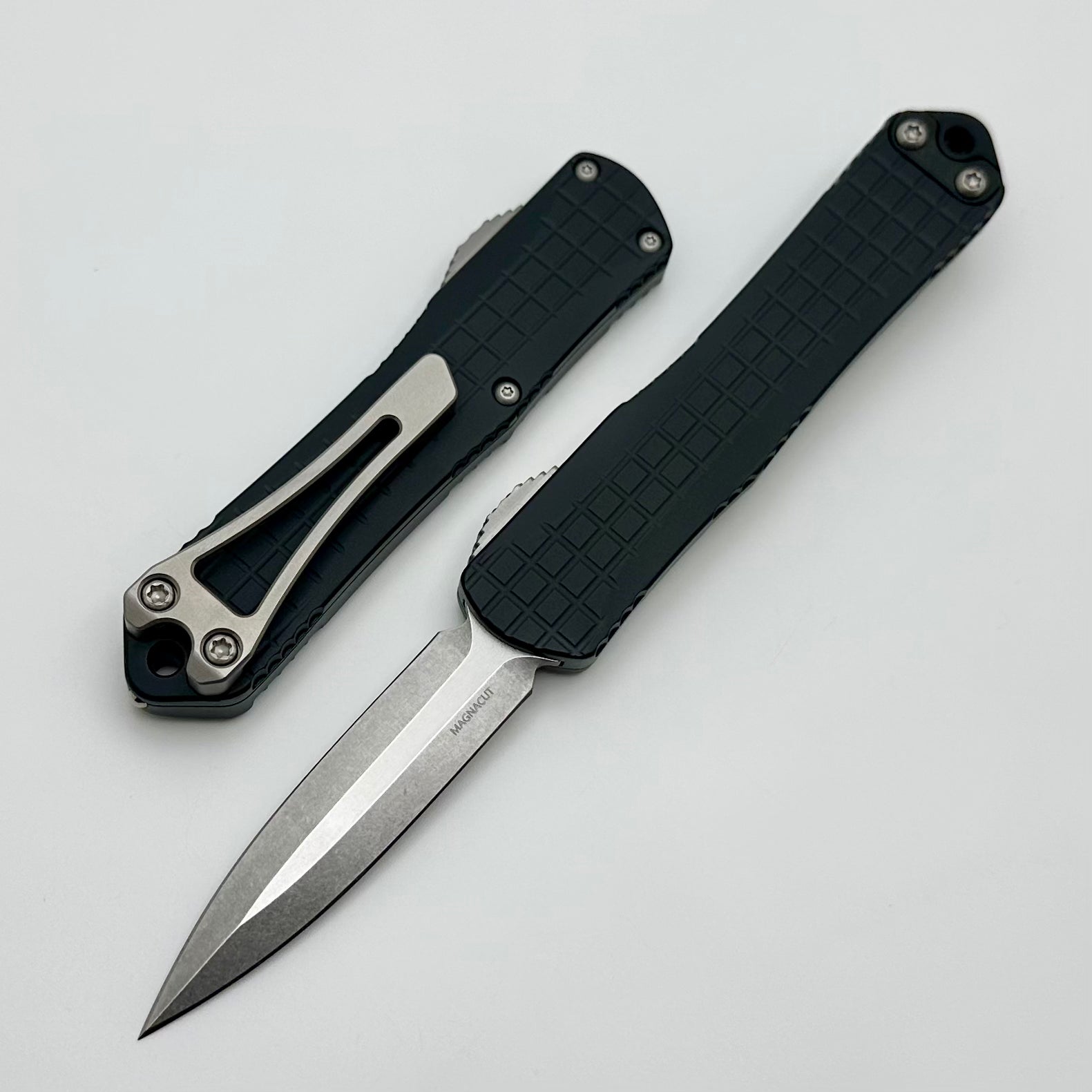 Heretic Knives Manticore S: Compact OTF EDC Knife with MagnaCut Blade