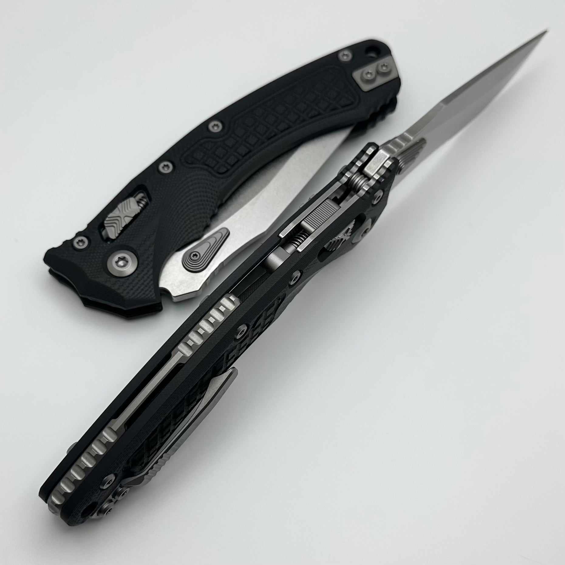 Premium Microtech Amphibian RAM LOK Knife - Black Frag G-10 & Stonewash M390MK Blade