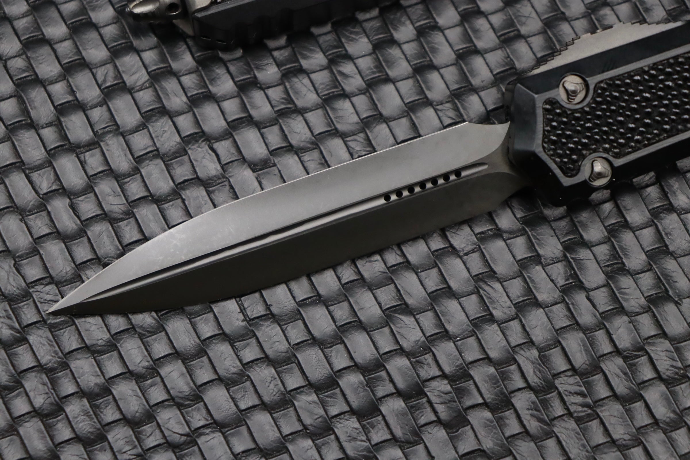 Marfione Makora Ultimate Tactical Knife - DLC Apocalyptic Finish with Stingray Inlays