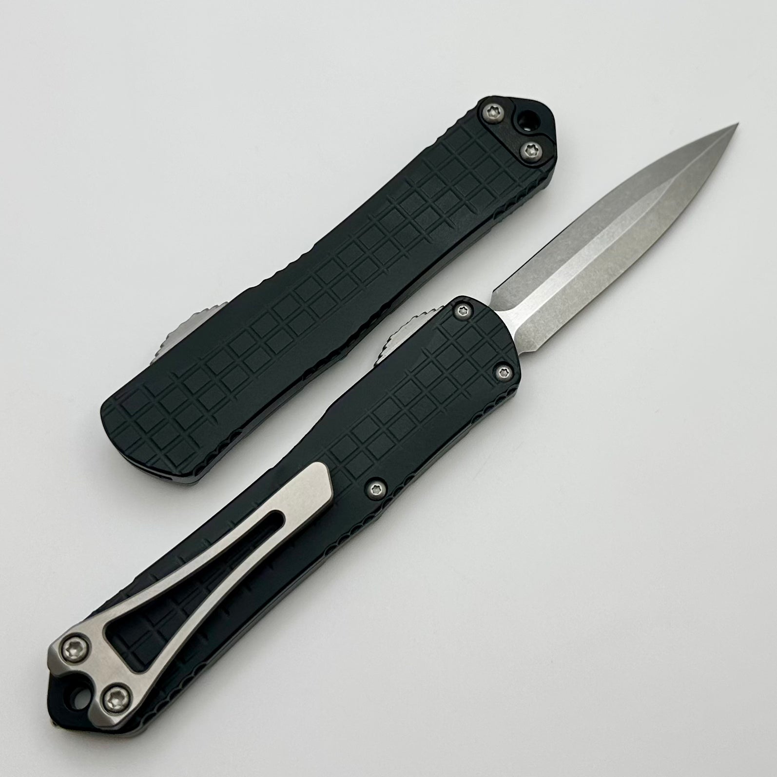 Heretic Knives Manticore S: Compact OTF EDC Knife with MagnaCut Blade