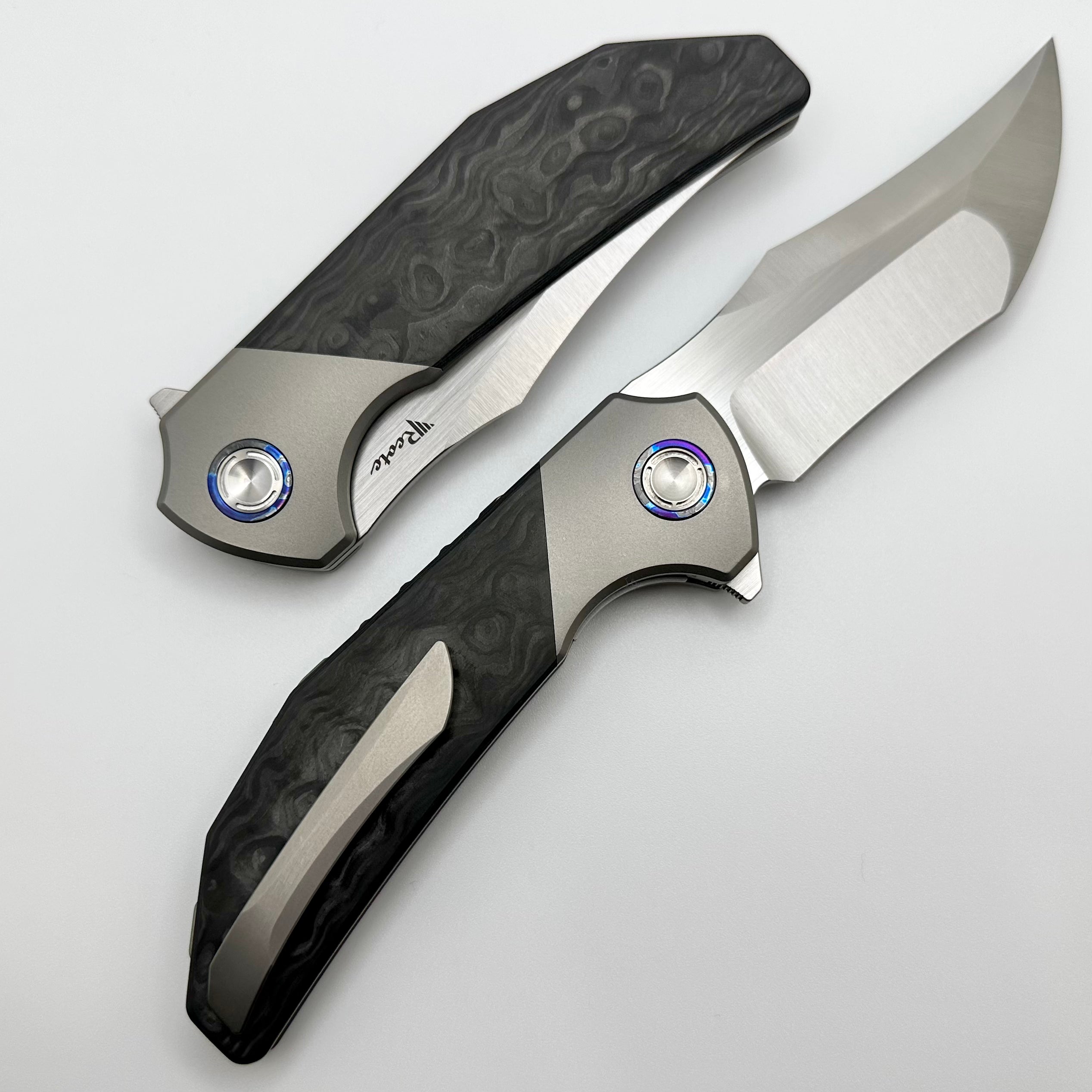 Reate Knives Tiger Black Camo: Premium M390 Blade with Fat Carbon Handle