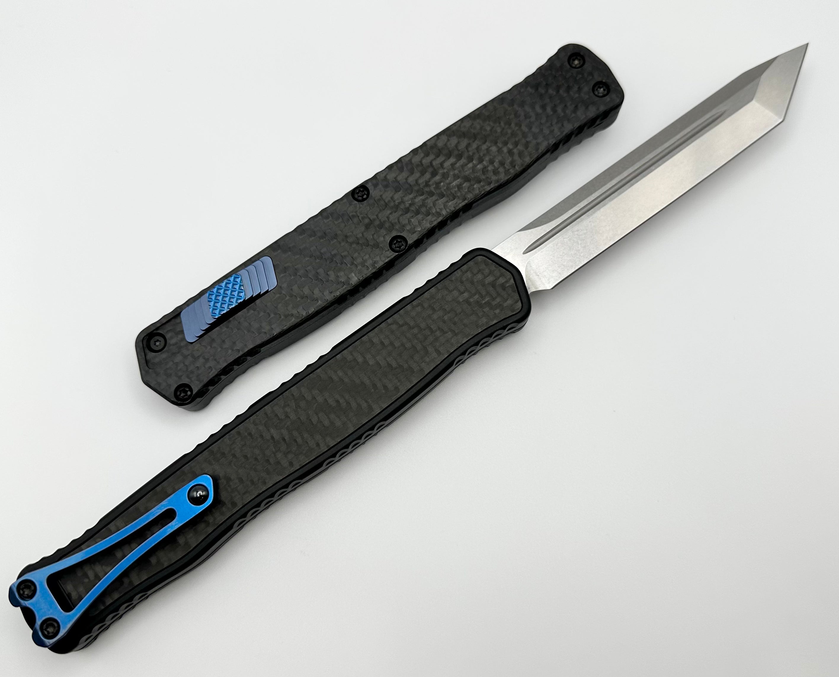 Ultimate Heretic Knives Cleric II Carbon Fiber Tanto - Premium Magnacut Blade with Blue Titanium Accents