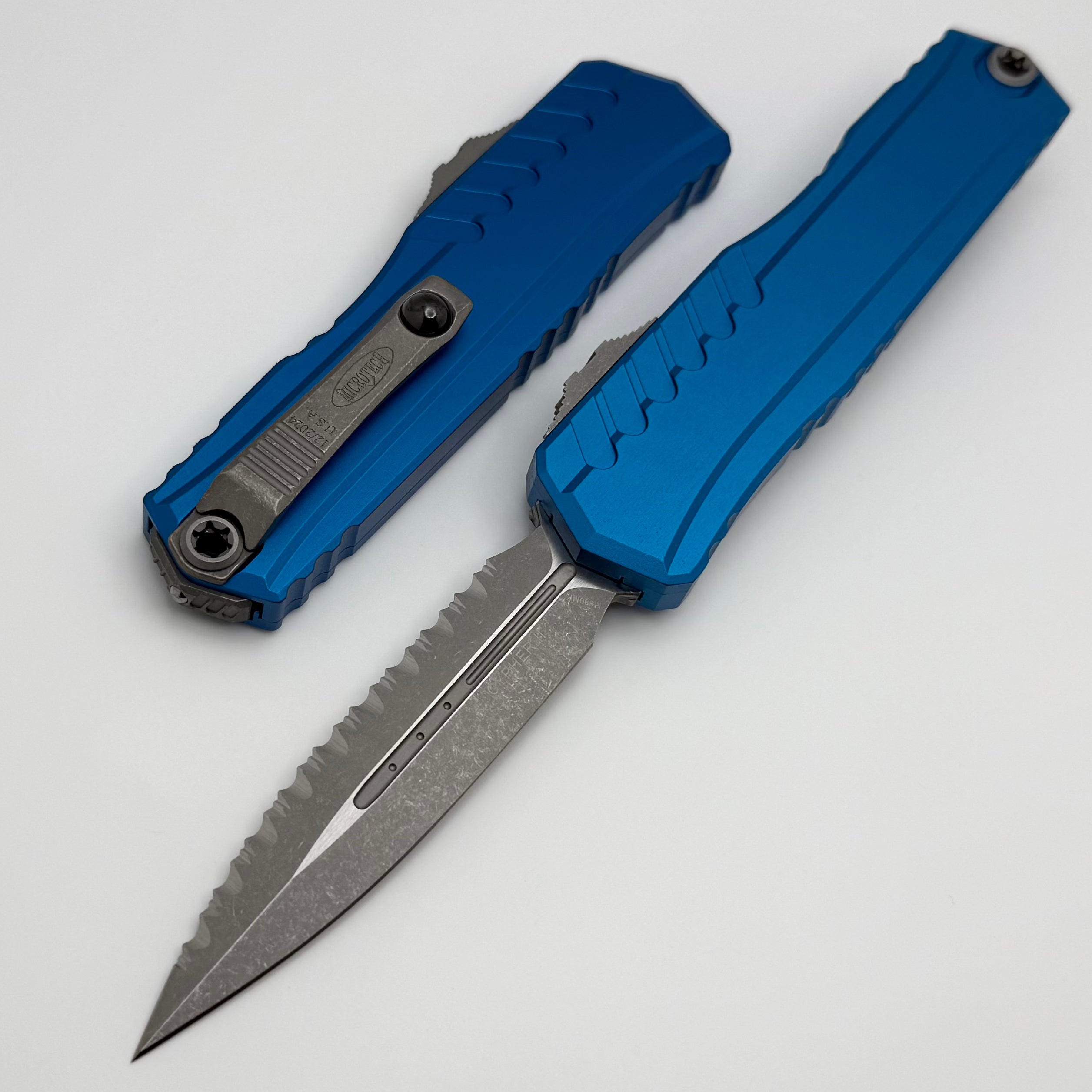 Microtech Cypher II D/E Full Serrated Apocalyptic - Premium Tactical Knife with Blue Handle