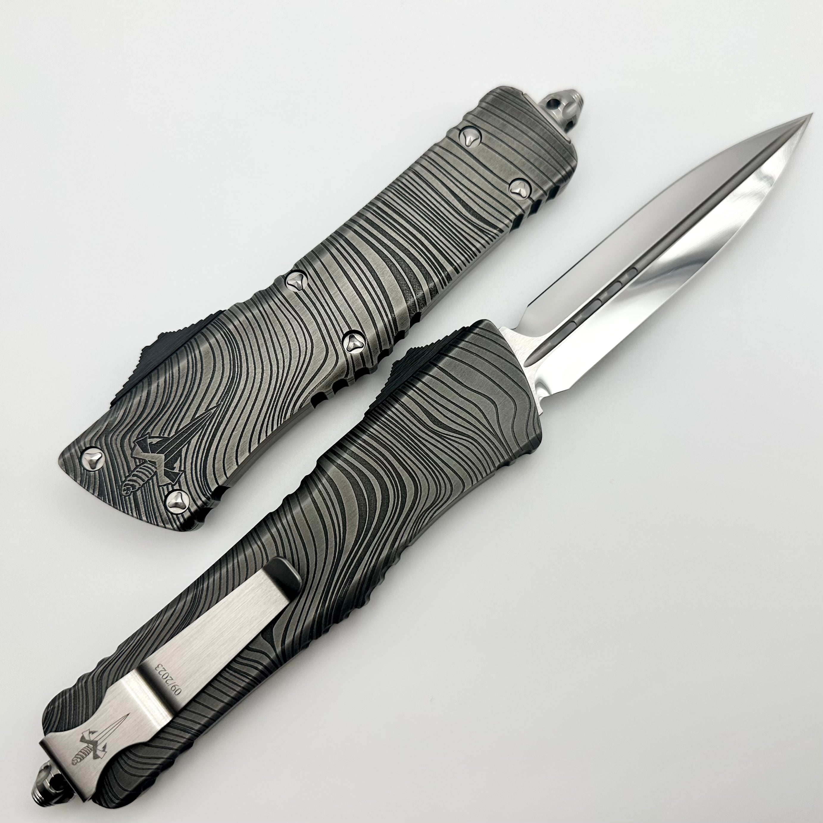 Marfione Custom Combat Troodon Beskar Tactical Knife - Mirror Polish & Carbon Fiber