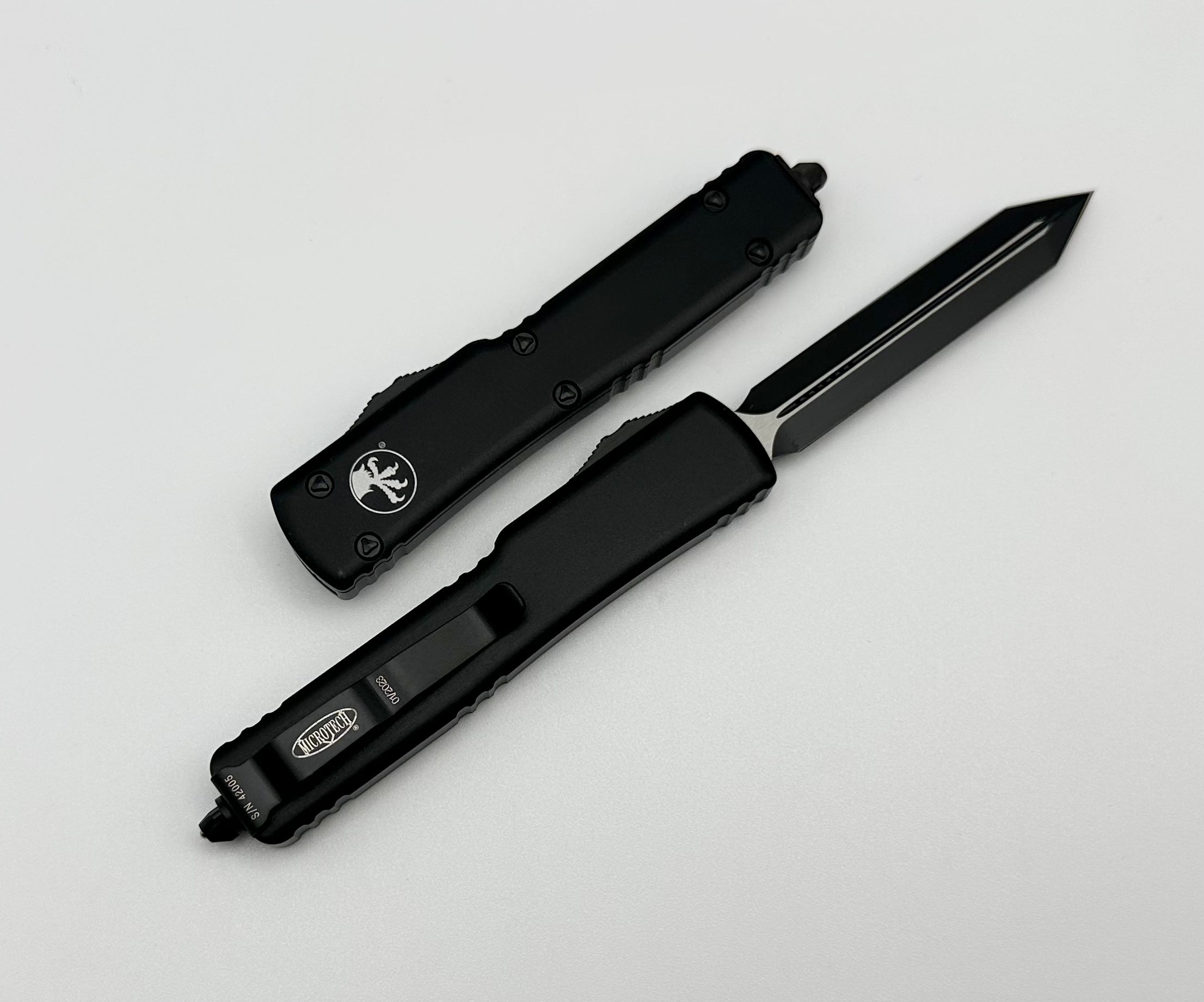 Microtech UTX-70 Black Tactical Spartan: Compact Precision Knife