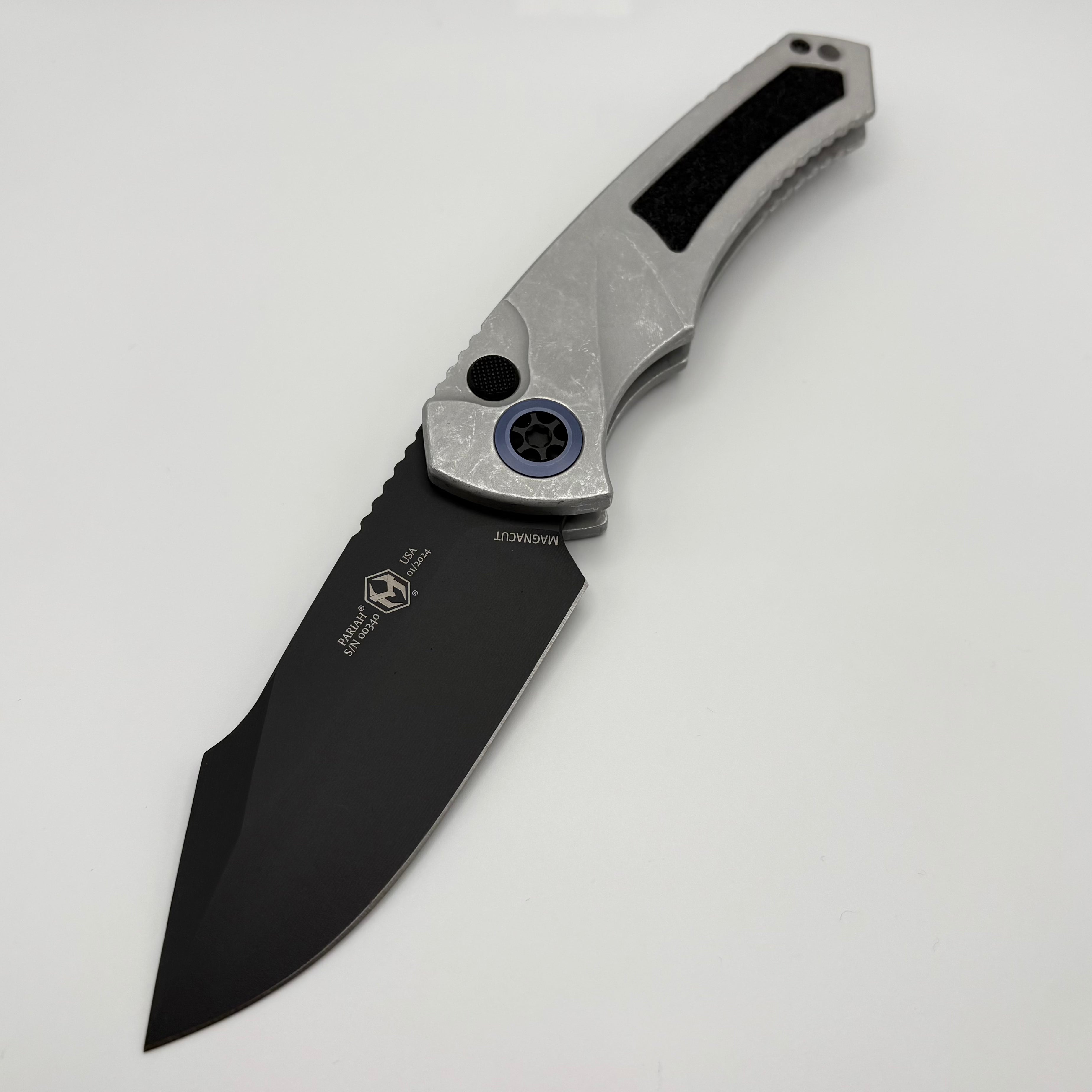 Premium Pre-Owned Heretic Knives Pariah Auto Blizzard: Ultimate Tactical EDC Knife with Cerakote MagnaCut Blade & Blue Accents