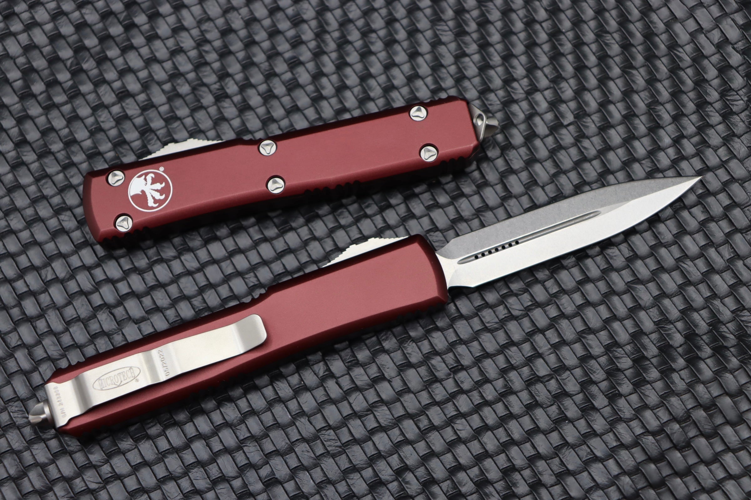 Microtech Ultratech D/E Stonewash Standard & Merlot 122-10MR - Premium Tactical Knife