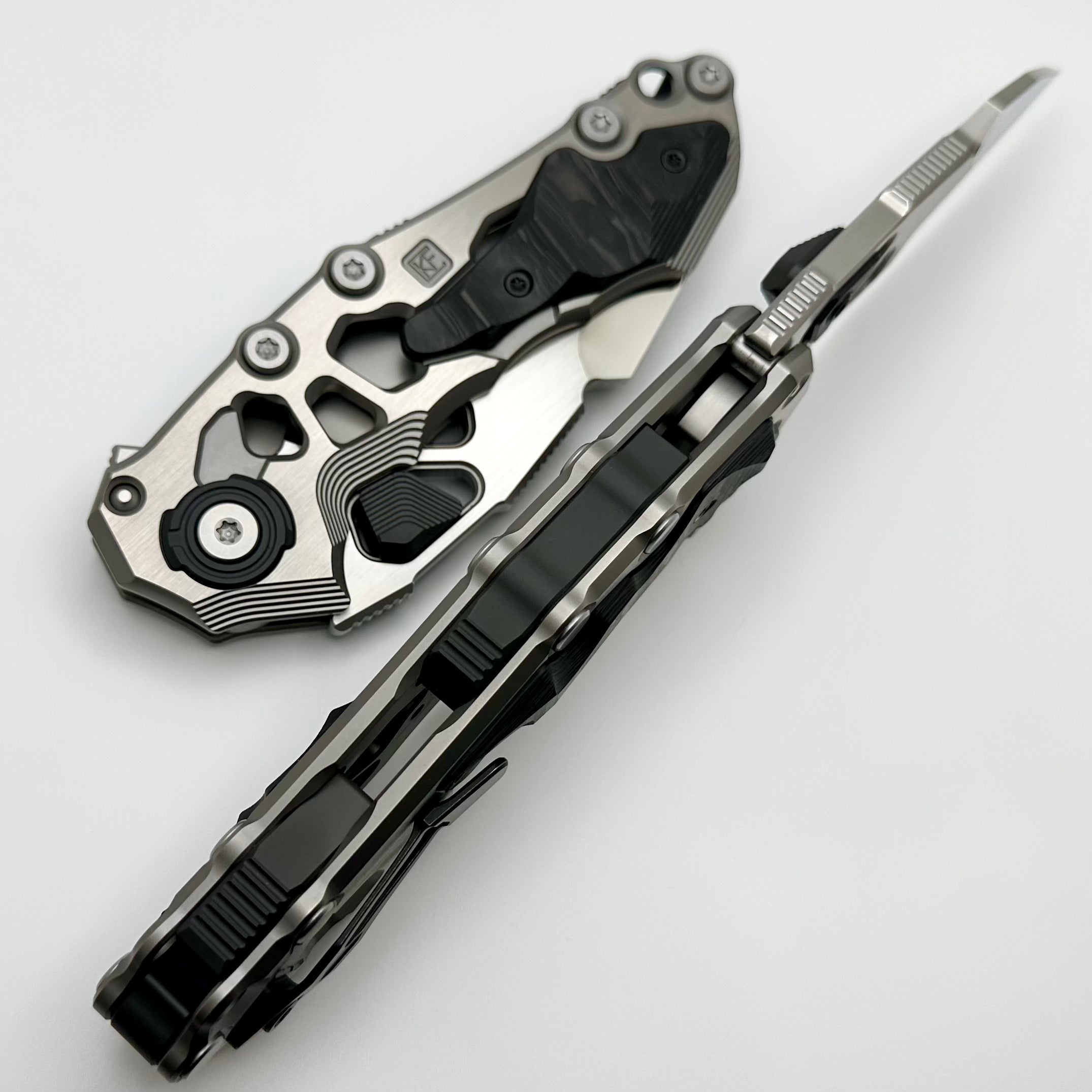 Premium Custom Knife Factory Traktor Titanium/Carbon Fiber & Tri-Tone M390 - Ultimate EDC Knife