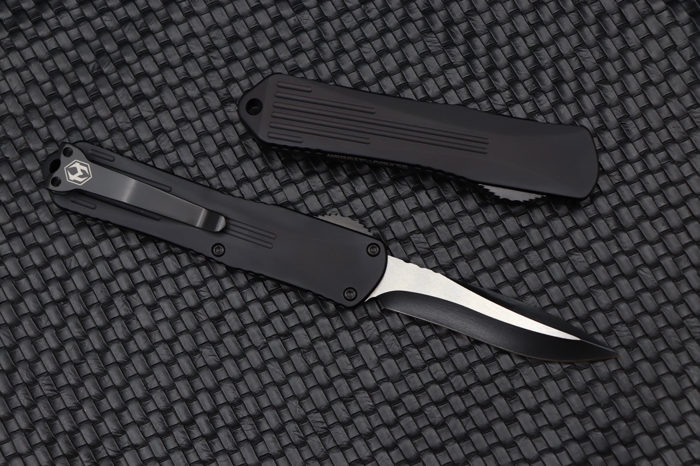 Heretic Knives Manticore E Recurve Two Tone Black - Ultimate Tactical OTF Knife