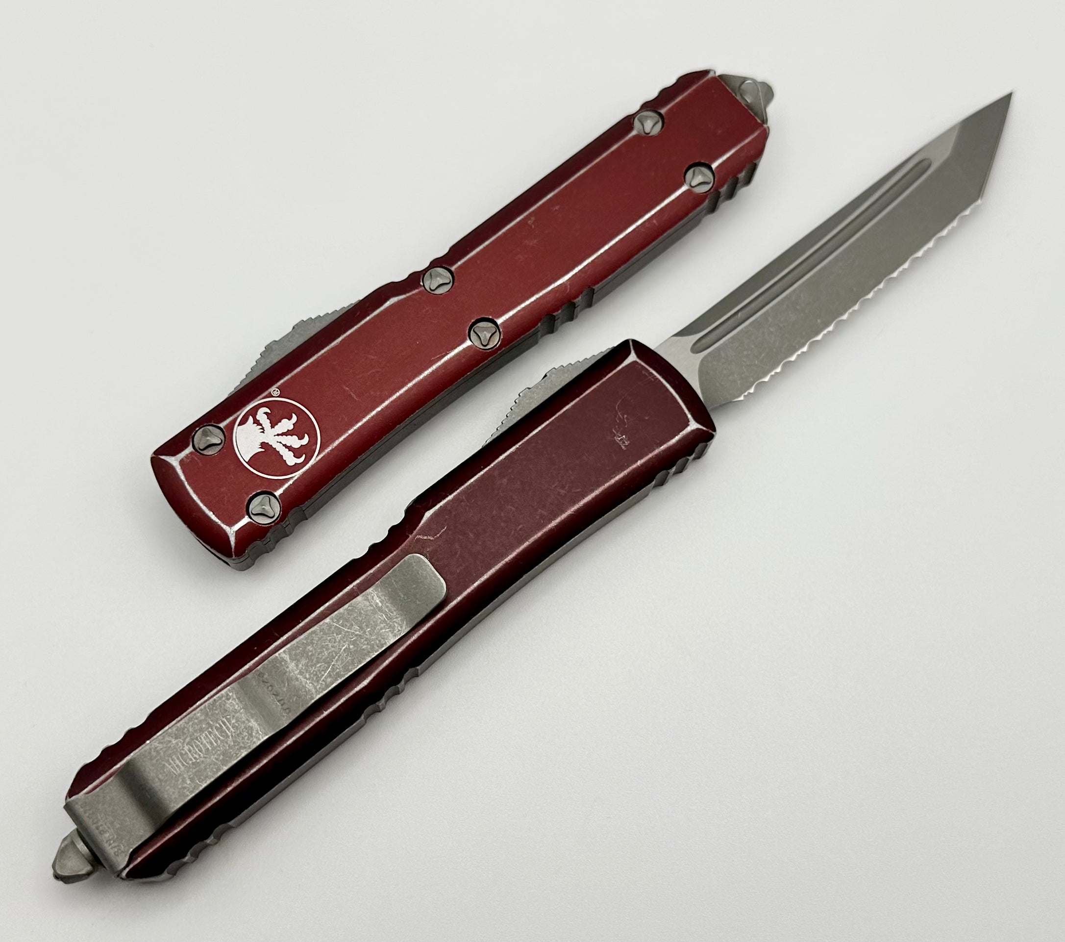 Microtech Ultratech Tanto Apocalyptic Full Serrated - Premium Merlot Finish