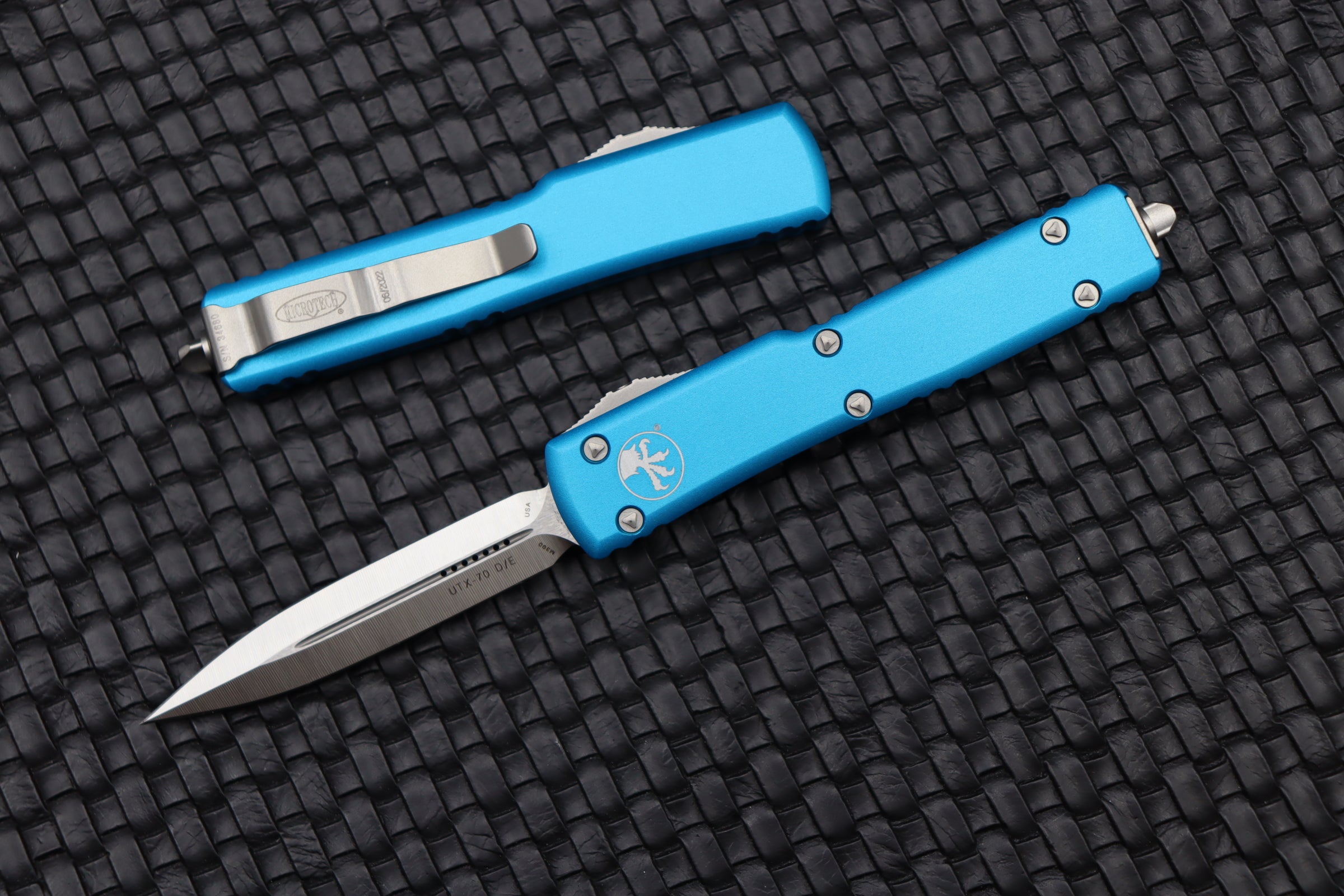 Microtech UTX-70 Double Edge Satin Standard & Turquoise 147-4TQ - Ultimate Compact EDC Knife