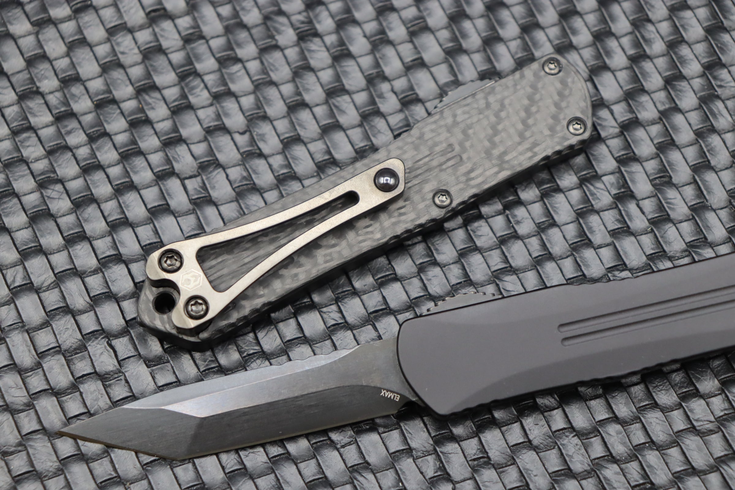 Heretic Knives Manticore S Tanto: Compact EDC OTF Knife | Black & Carbon Fiber