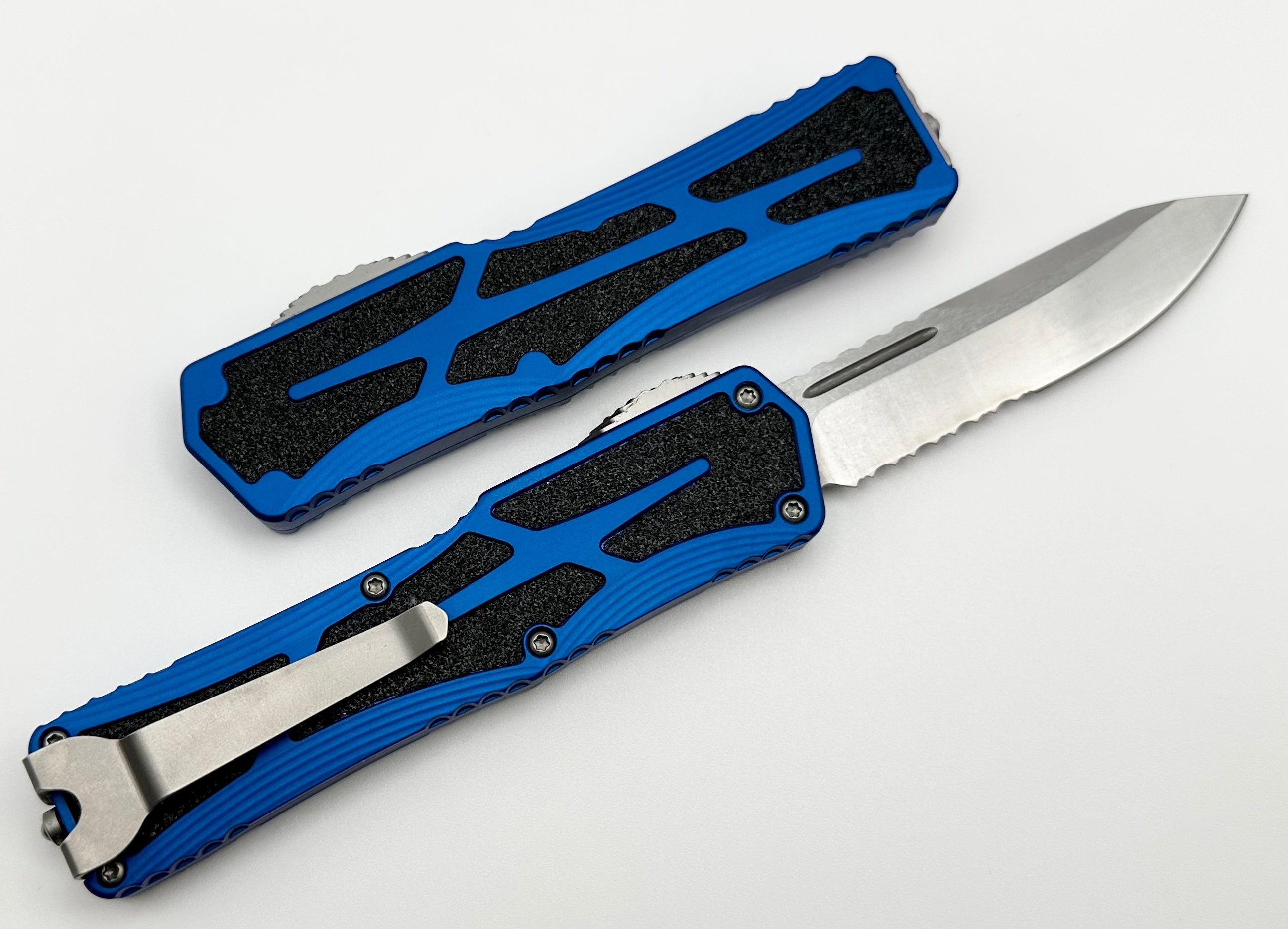 Heretic Knives Colossus Premium Serrated Magnacut Blade with Blue Aluminum Handle