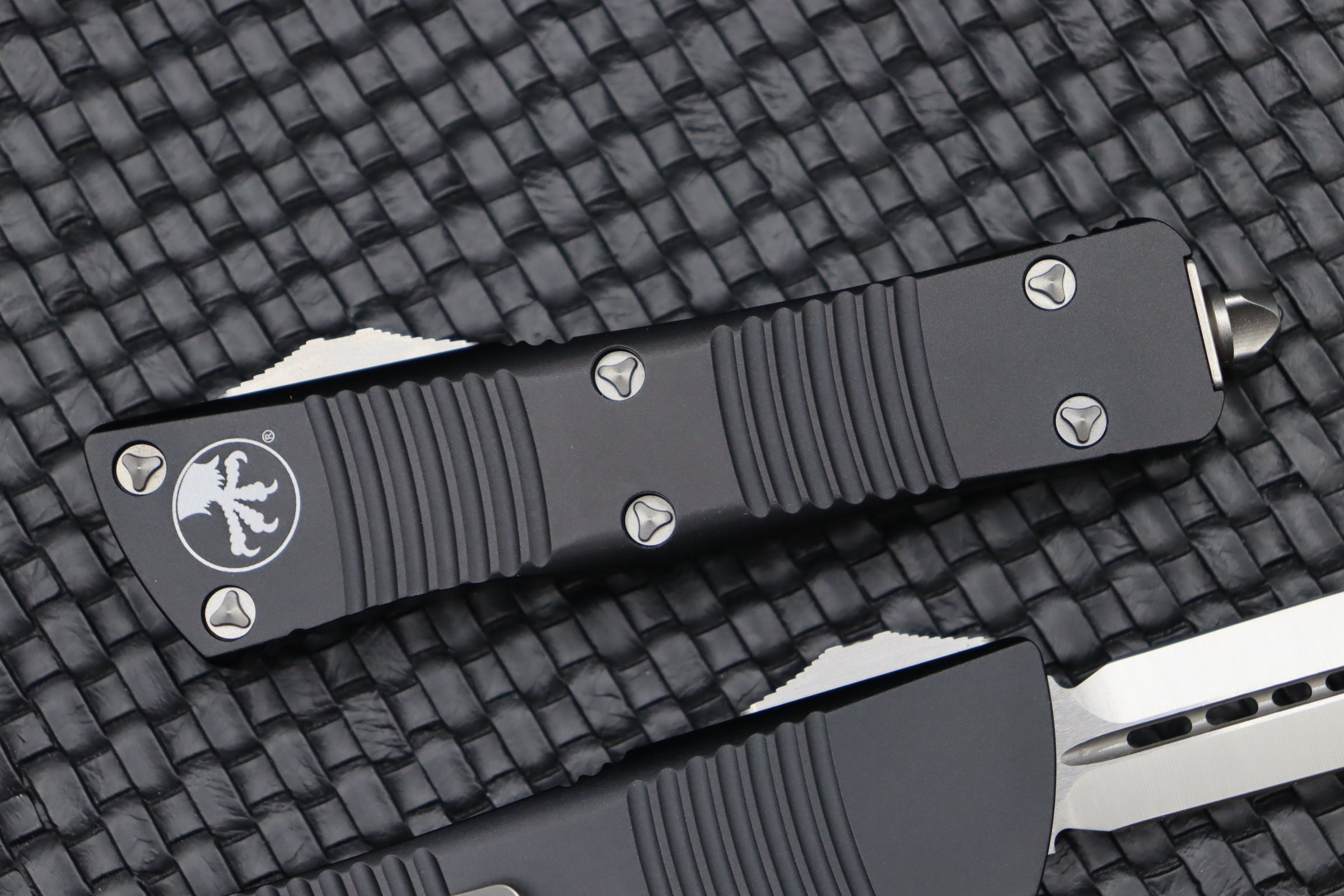 Microtech Troodon D/E Satin & Black - Ultimate Compact OTF Knife