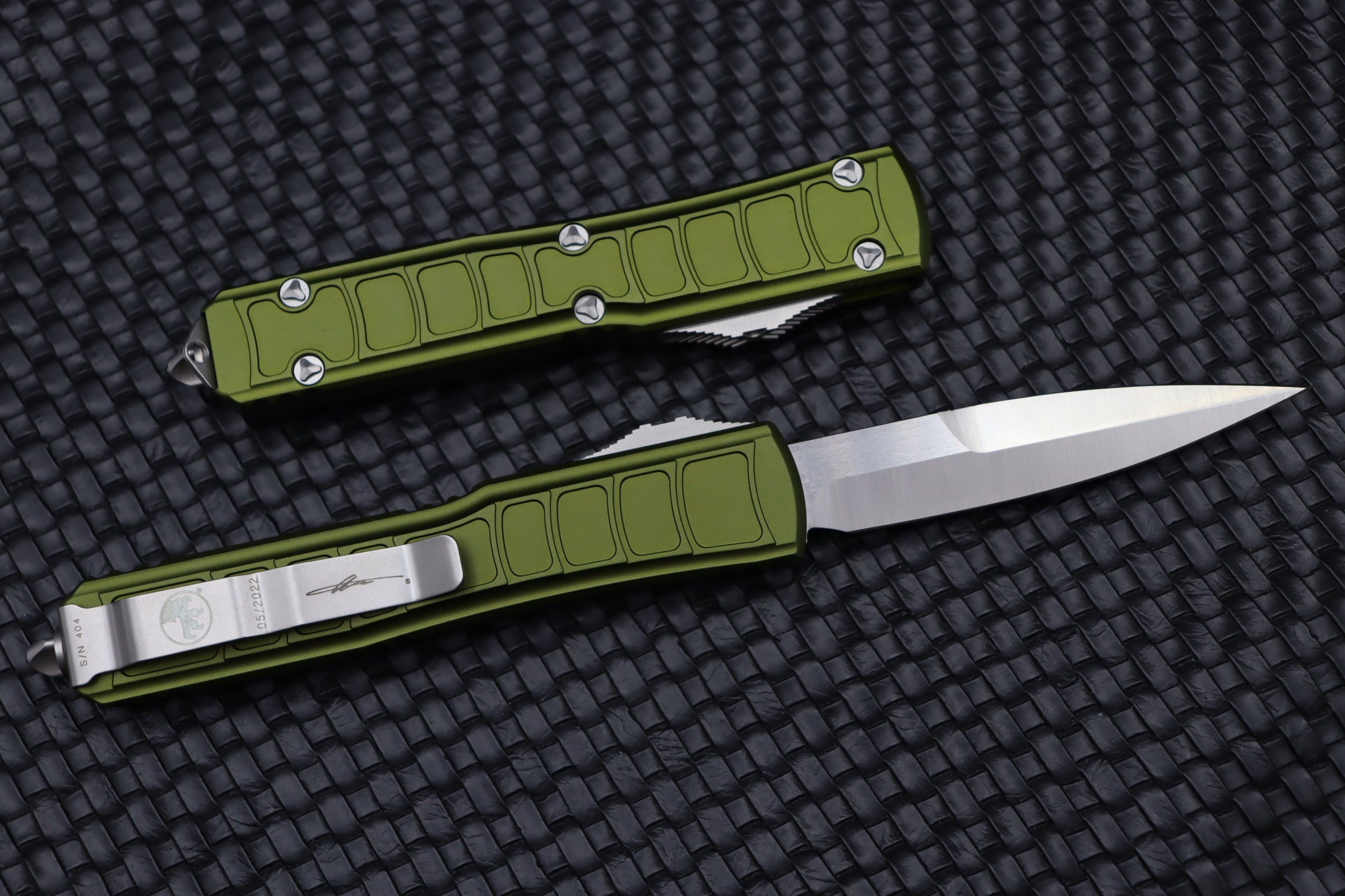 Microtech Ultratech 2 Stepside Bayonet - Premium Satin & OD Green OTF Knife