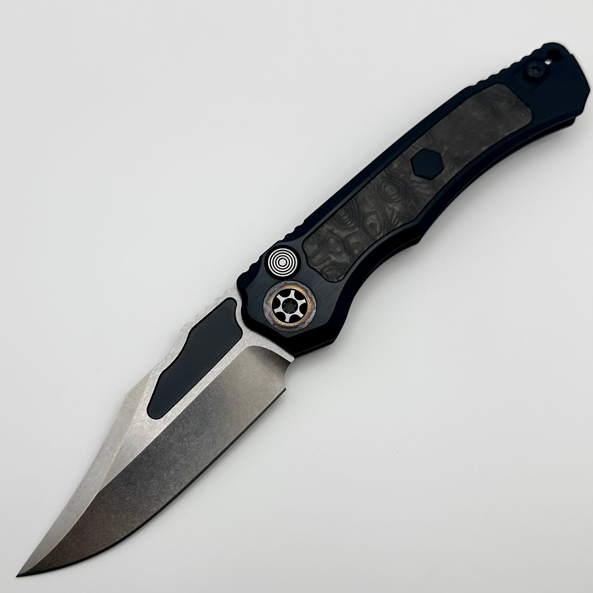 Heretic Knives Wraith Auto V4 - Premium Fat Carbon Inlays & Handcrafted MagnaCut Bowie Blade