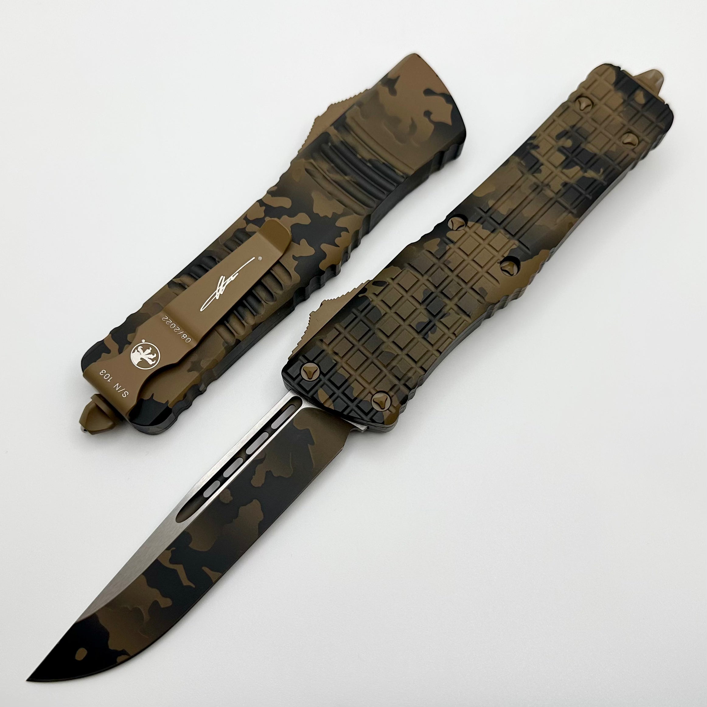 Microtech Combat Troodon Coyote Camo Signature Series - Ultimate Tactical OTF Knife