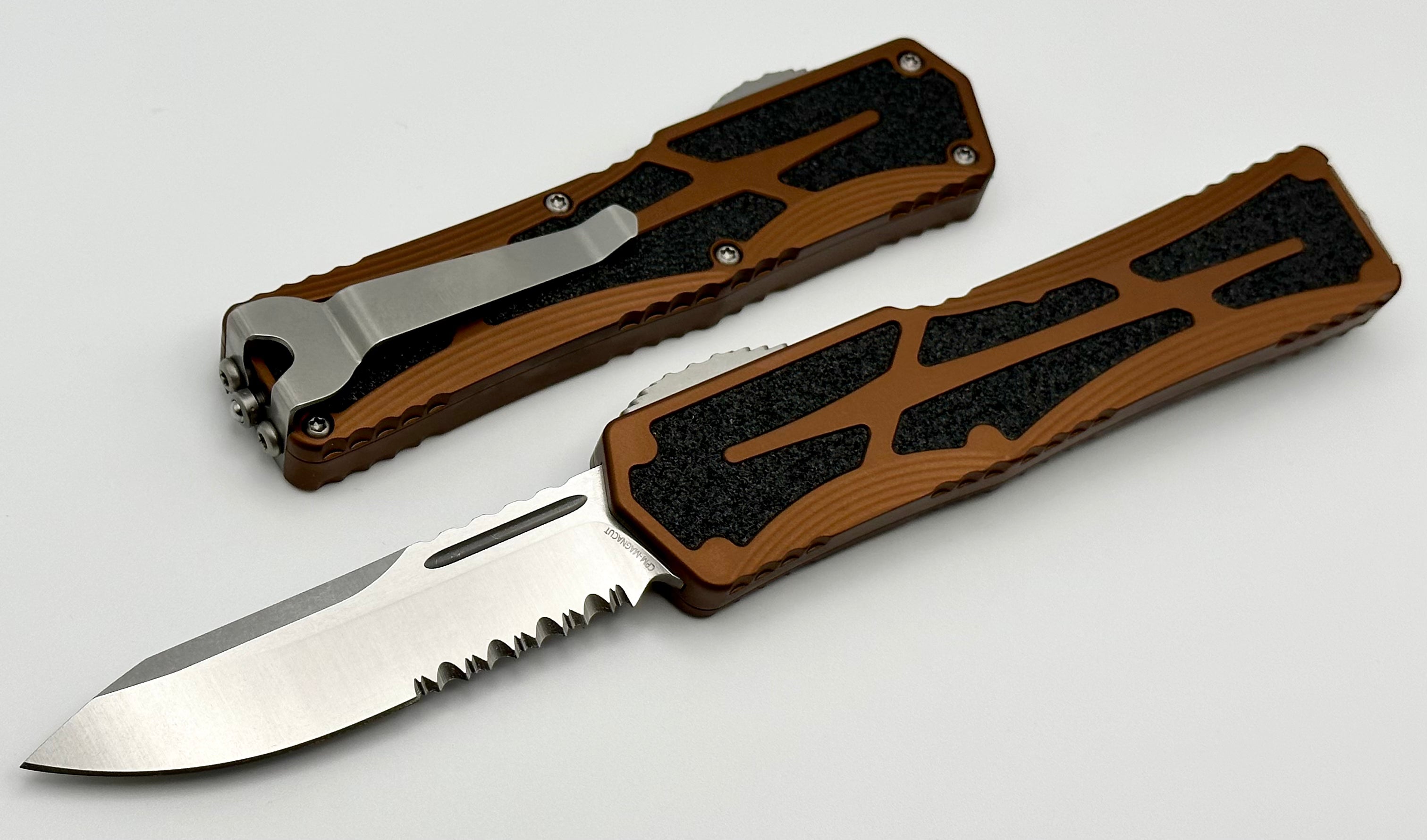 Heretic Knives Colossus SE Magnacut Blade with Premium Root Beer Handle