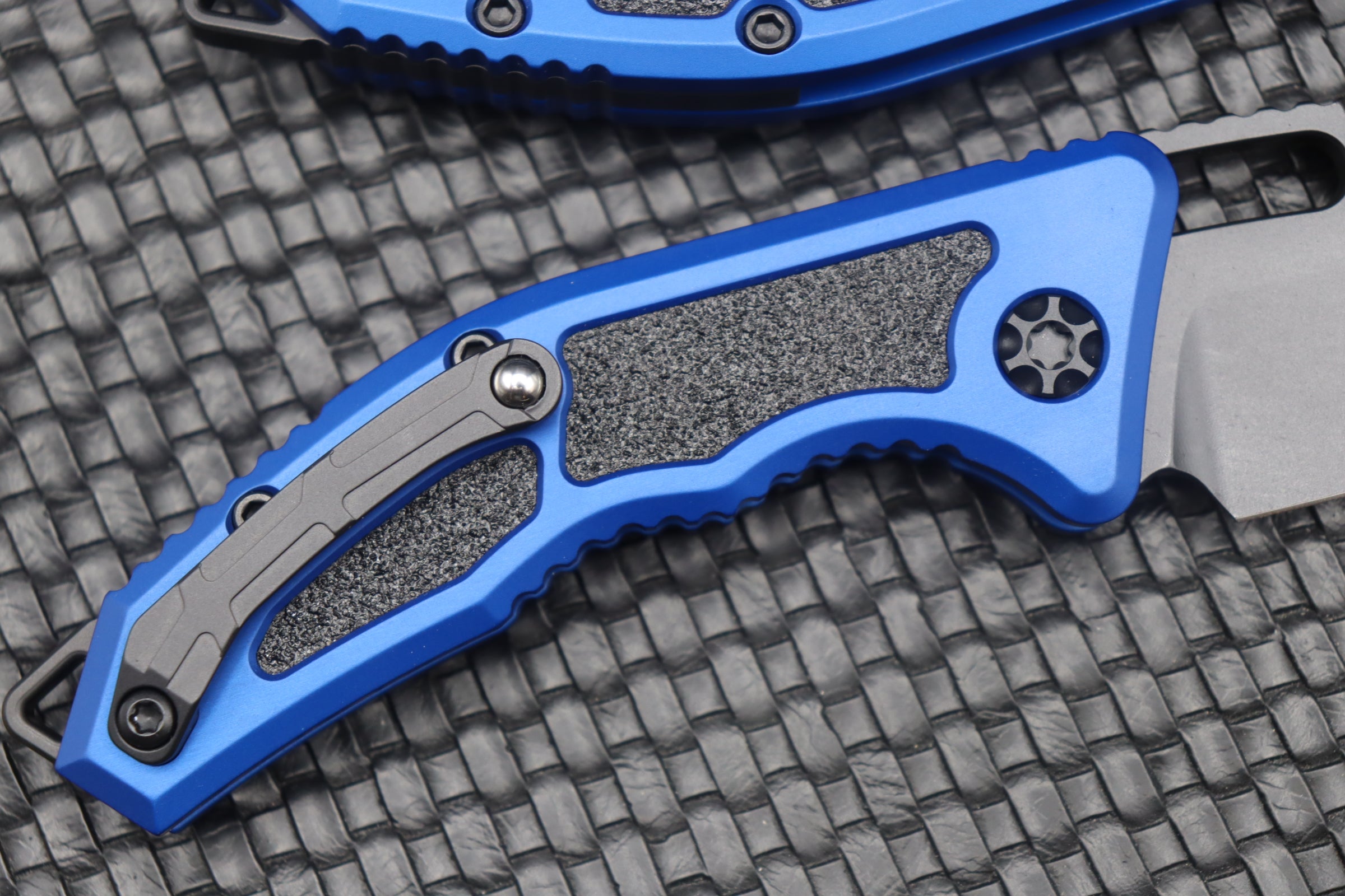 Premium Heretic Knives Medusa Tanto: Black Blade & Blue Handle - Ultimate EDC Upgrade