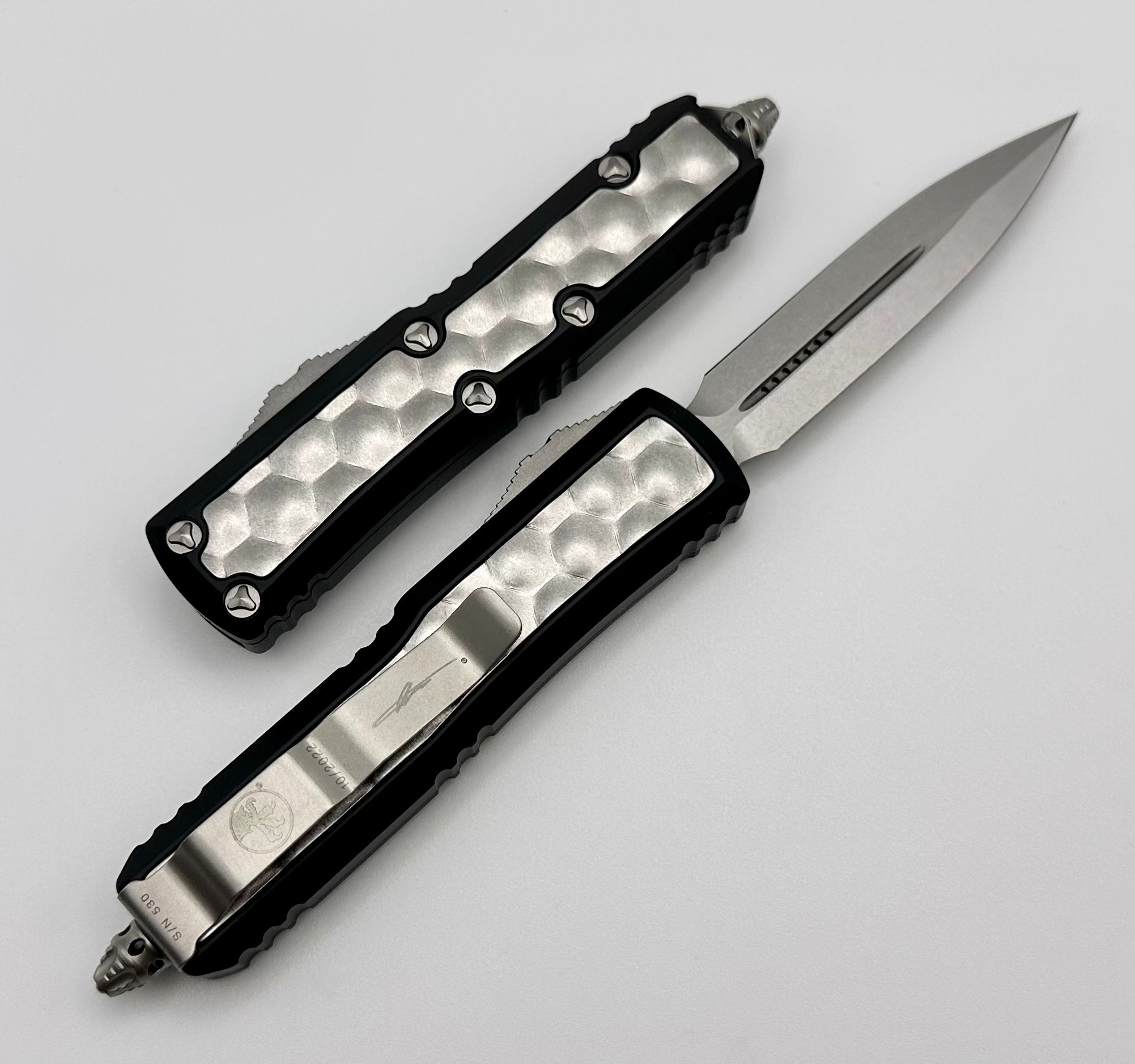 Premium Microtech Daytona D/E Stonewash Knife with Brute Bubble Inlays - Signature Series 126-10BIS