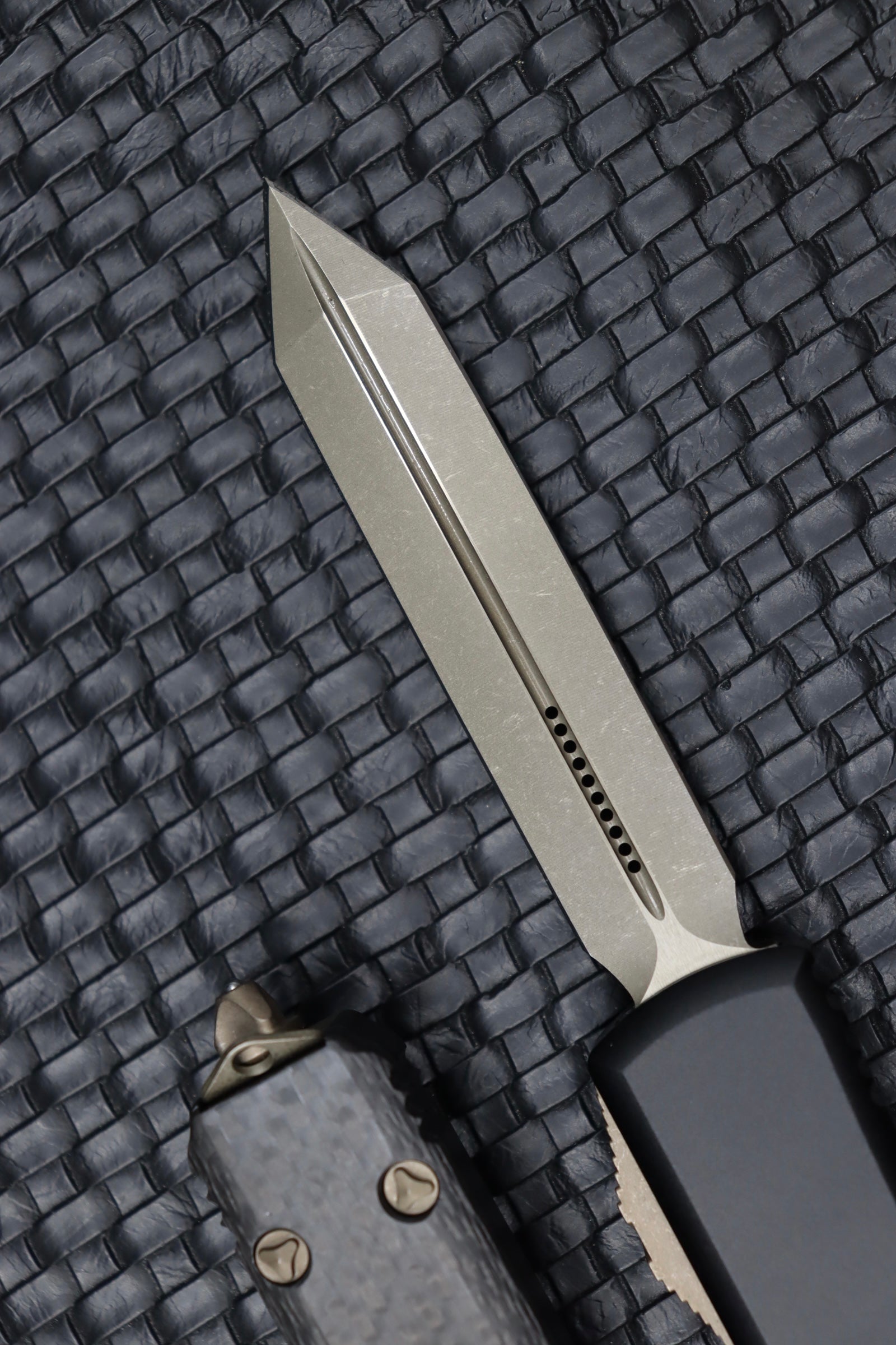 Premium Microtech Ultratech Spartan - Bronzed Apocalyptic & Carbon Fiber Edition